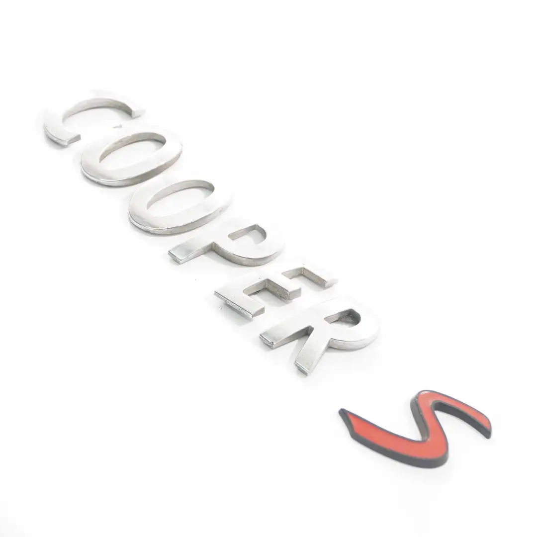 Emblema Bota Mini Cooper R53 R55 R56 R57 Tapa Maletero Cooper S Lettering Logo para con número de pieza 2755618 Emblema Bota Mini Cooper R53 R55 R56 R57 Tapa Maletero Cooper S Lettering Logo - SKU 2755618-1 - Número de pieza 2755618