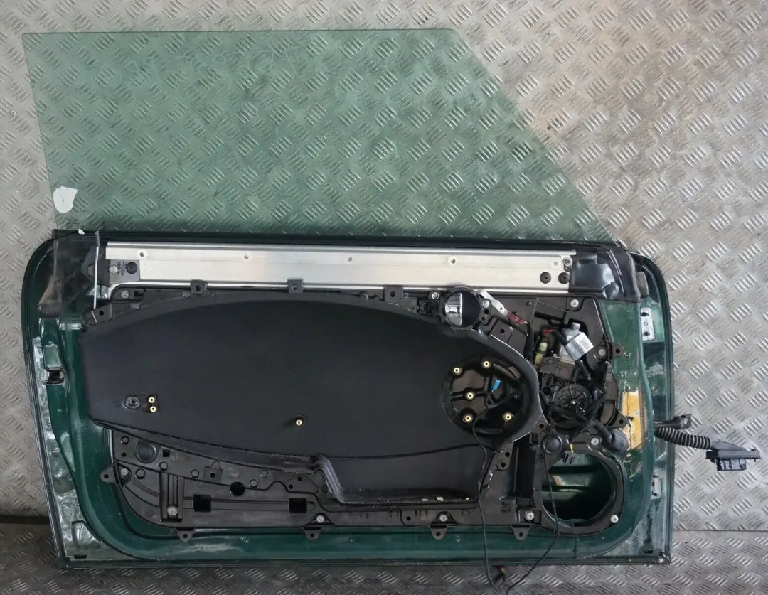 Fahrerseite Tür vorne links British Green für BMW MINI Cooper 7 R55 R56 R57 R58 R59 mit Teilenummer 2755935 BMW MINI Cooper 7 R55 R56 R57 R58 R59 Fahrerseite Tür vorne links British Green - SKU 2755935-BRG7 - Teilenummer 2755935