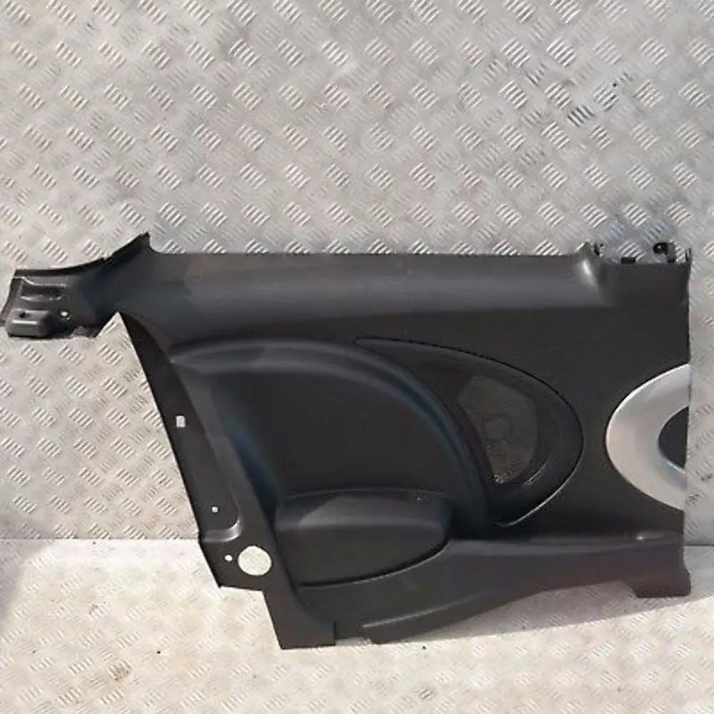 Lateral Interior Trim Panel Trasero Izquierdo Negro / Plata para MINI Cooper R56 con número de pieza 51432756047 MINI Cooper R56 Lateral Interior Trim Panel Trasero Izquierdo Negro / Plata - SKU 2756047-6 - Número de pieza 51432756047