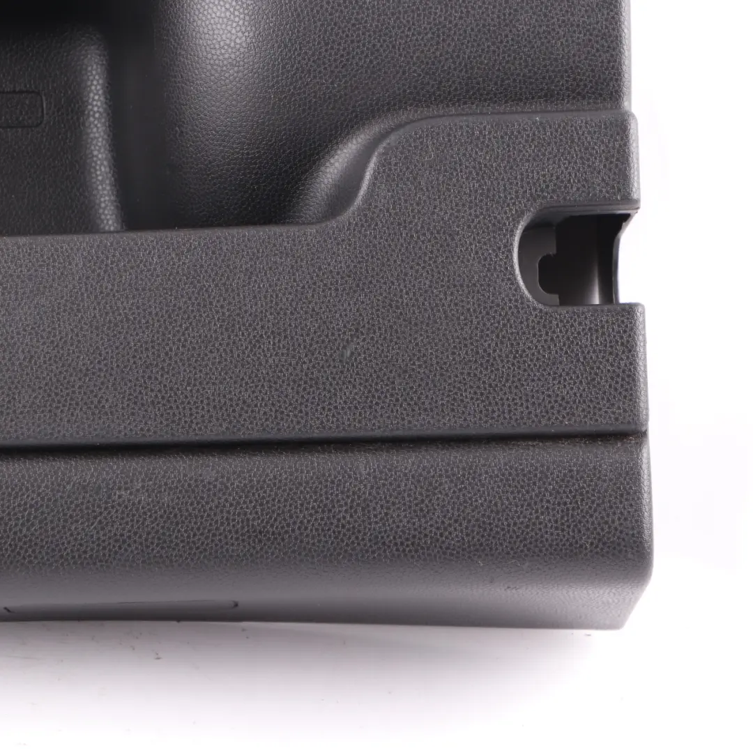 Tapa Derecha Para Panel Embellecedor de Puerta Trasera para Mini Clubman R55 con número de pieza 2756200 Mini Clubman R55 Tapa Derecha Para Panel Embellecedor de Puerta Trasera - SKU 2756200-1 - Número de pieza 2756200