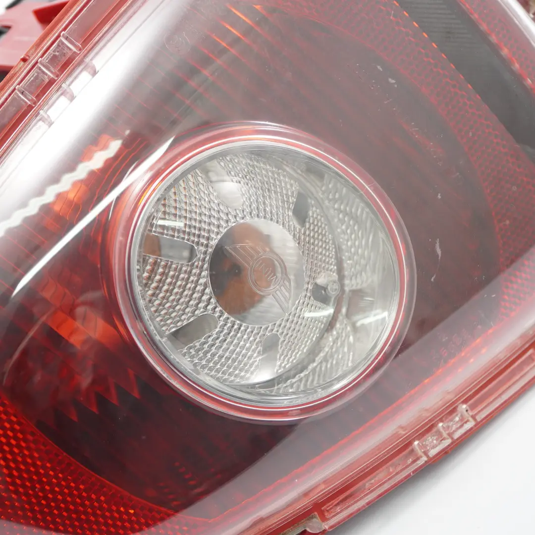 Heckleuchte Rechts Blinker Weiss Beschädigt für Mini Cooper One R56 R57 LCI mit Teilenummer 2757012 Mini Cooper One R56 R57 LCI Heckleuchte Rechts Blinker Weiss Beschädigt - SKU 2757012-2 - Teilenummer 2757012