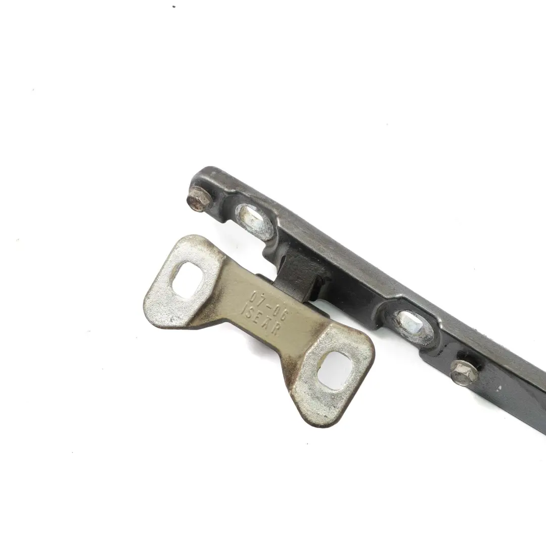 Bisagra Puerta Trasera Partida Izquierda Plata Oscuro para Mini Clubman R55 con número de pieza 2757541 Mini Clubman R55 Bisagra Puerta Trasera Partida Izquierda Plata Oscuro - SKU 2757541-DS - Número de pieza 2757541