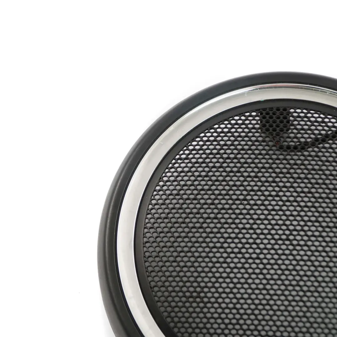 Tapa Puerta Delantera Izqueirda Woofer Inferior Luz Ambiental Cromada para Mini R57 con número de pieza 2757985 Mini R57 Tapa Puerta Delantera Izqueirda Woofer Inferior Luz Ambiental Cromada - SKU 2757985 - Número de pieza 2757985