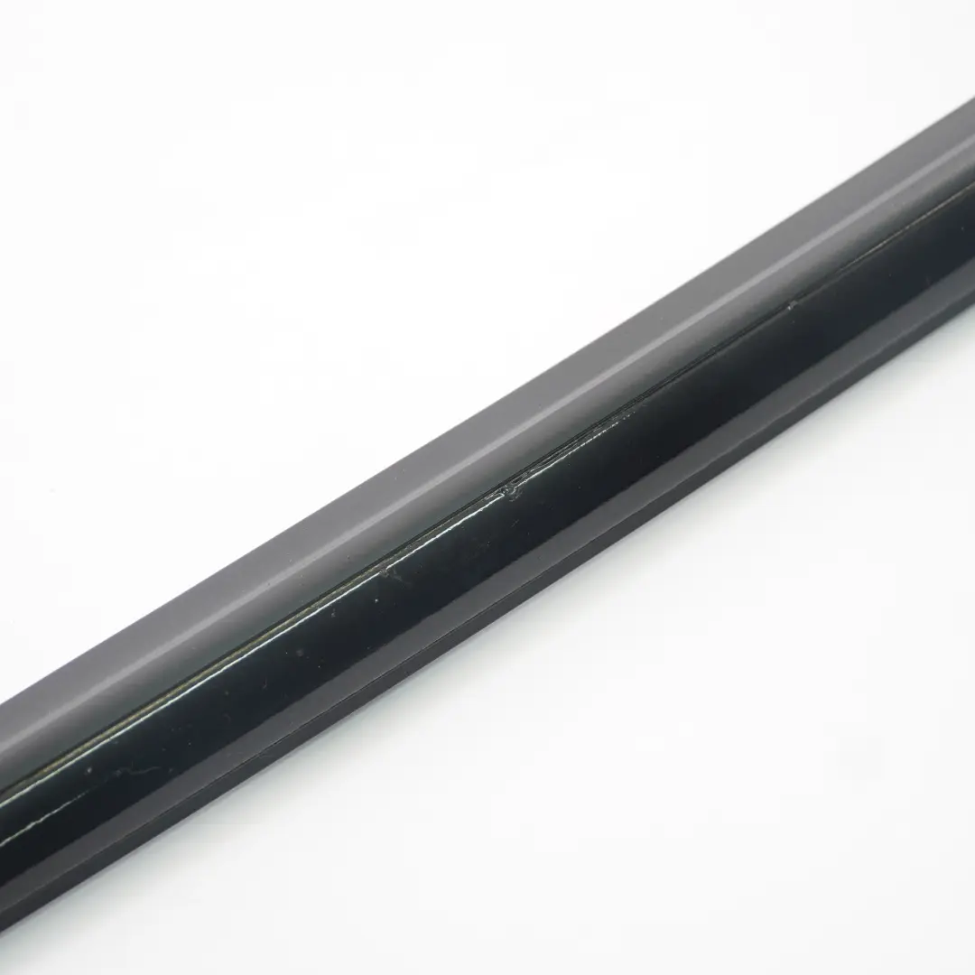 Coupé posteriore destro Modanatura laterale Striscia rivestimento Nero per Mini R58 con numero di parte 2759556 Mini R58 Coupé posteriore destro Modanatura laterale Striscia rivestimento Nero - SKU 2759556-1 - Numero di parte 2759556