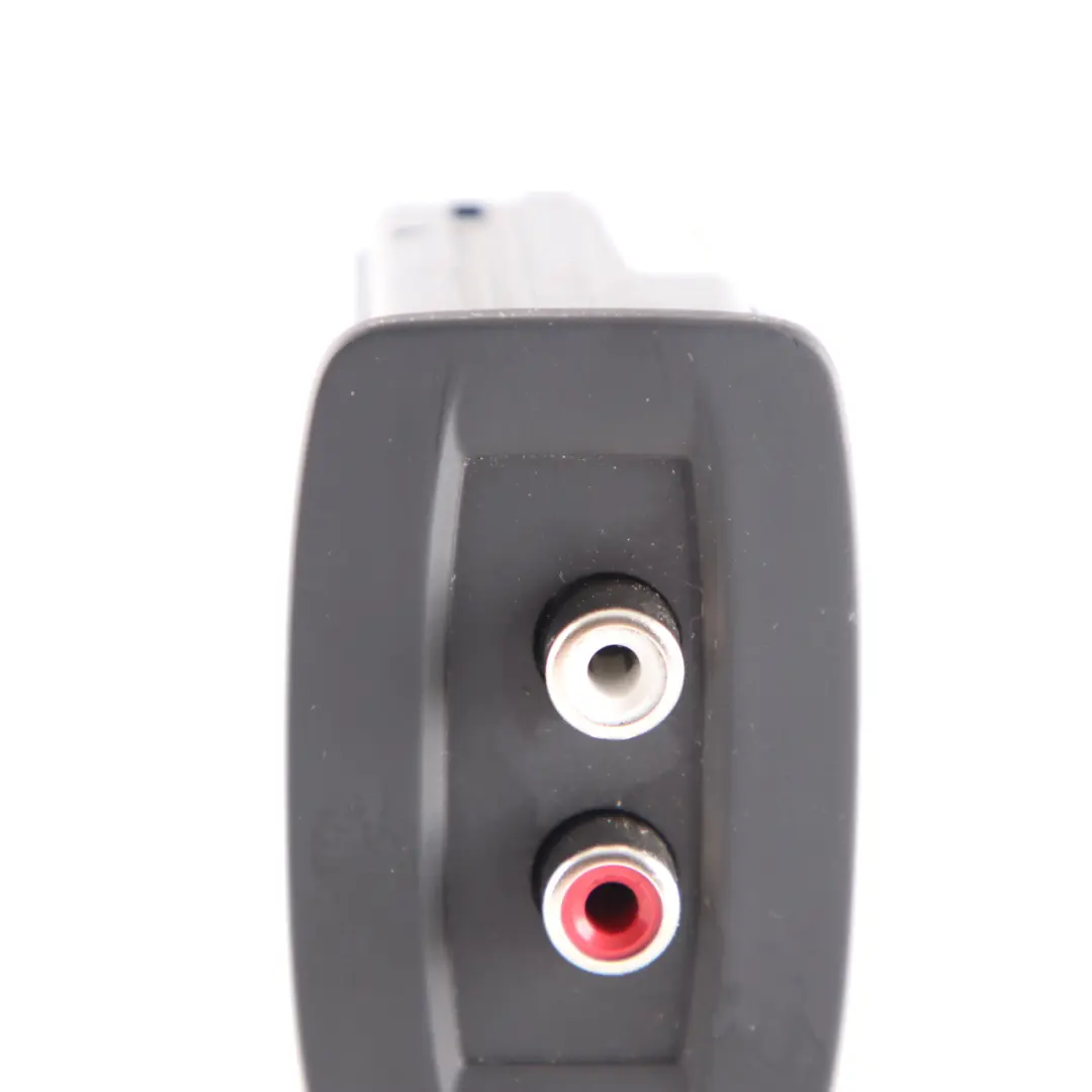 MK2 Scenic MK3 Audio Aux In Plug Socket Connector to Renault Trafic with Part number 280230005R Renault Trafic MK2 Scenic MK3 Audio Aux In Plug Socket Connector - SKU 280230005R - Part number 280230005R