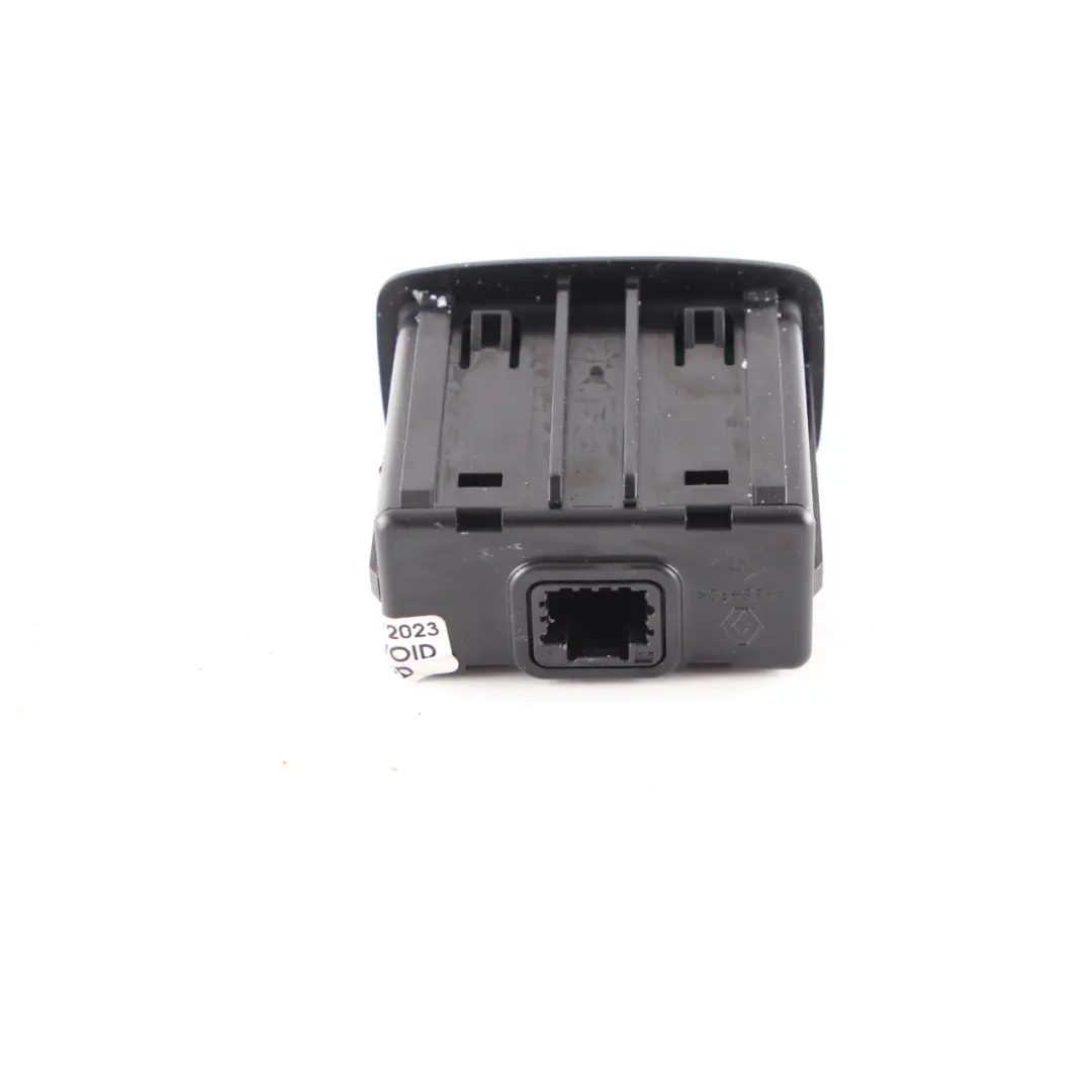 MK2 Scenic MK3 Audio Aux In Plug Socket Connector to Renault Trafic with Part number 280230005R Renault Trafic MK2 Scenic MK3 Audio Aux In Plug Socket Connector - SKU 280230005R - Part number 280230005R