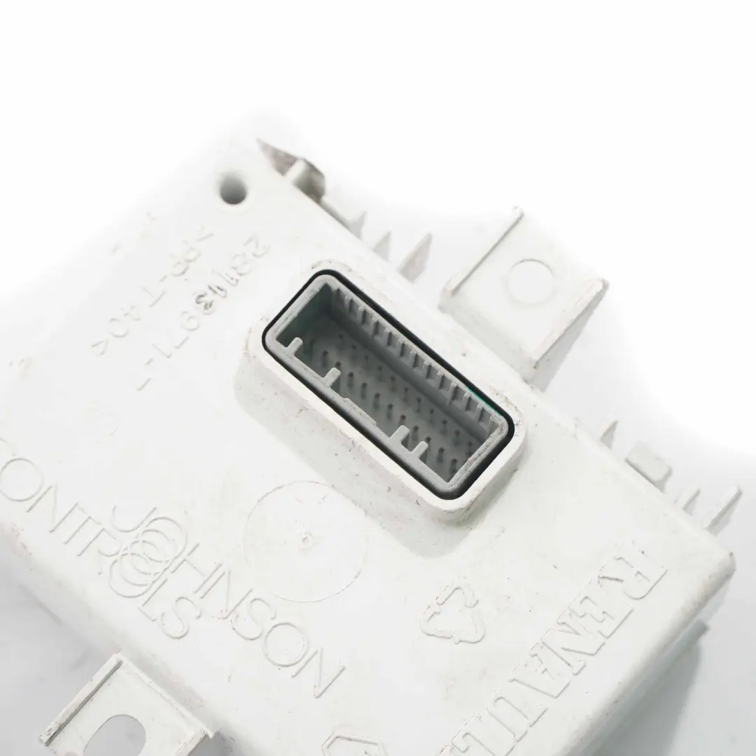 Renault Trafic II Control Unit Sat Nav Navigation Module Unit - SKU 280380655R - Part number 280380655R