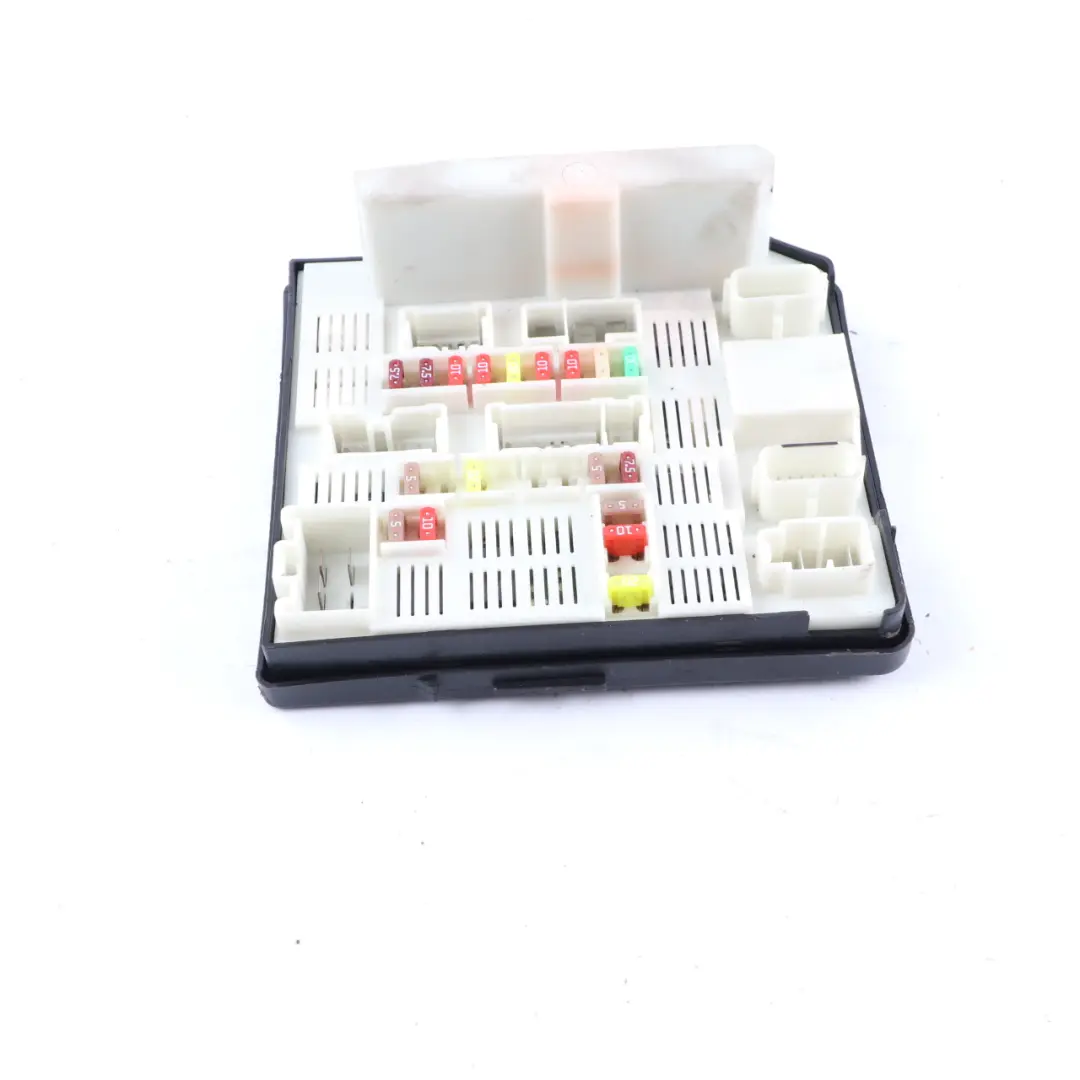 Fuse Relay Box Control Unit USM to Renault Master 3 with Part number 284B67653R Renault Master 3 Fuse Relay Box Control Unit USM - SKU 284B67653R - Part number 284B67653R