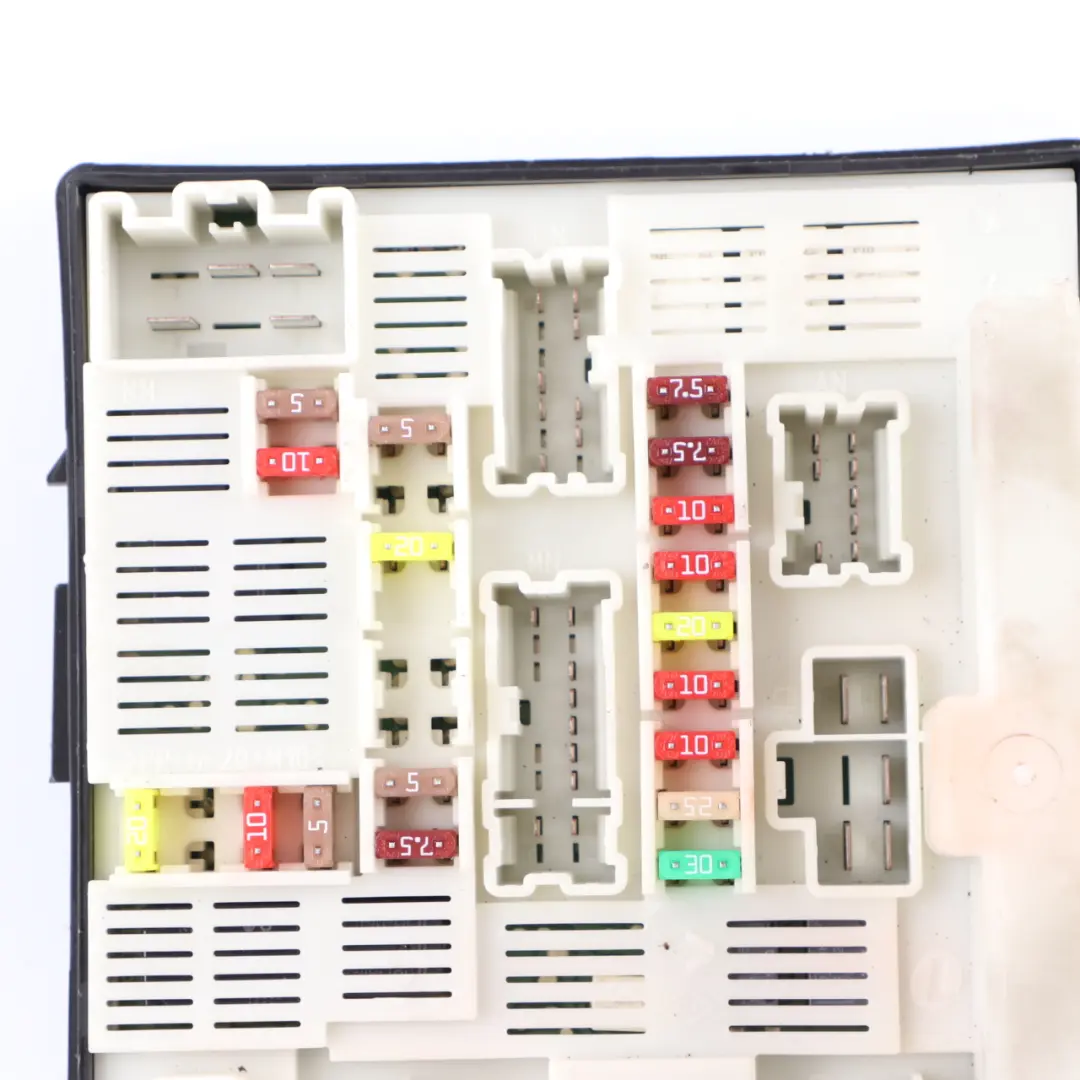 Fuse Relay Box Control Unit USM to Renault Master 3 with Part number 284B67653R Renault Master 3 Fuse Relay Box Control Unit USM - SKU 284B67653R - Part number 284B67653R
