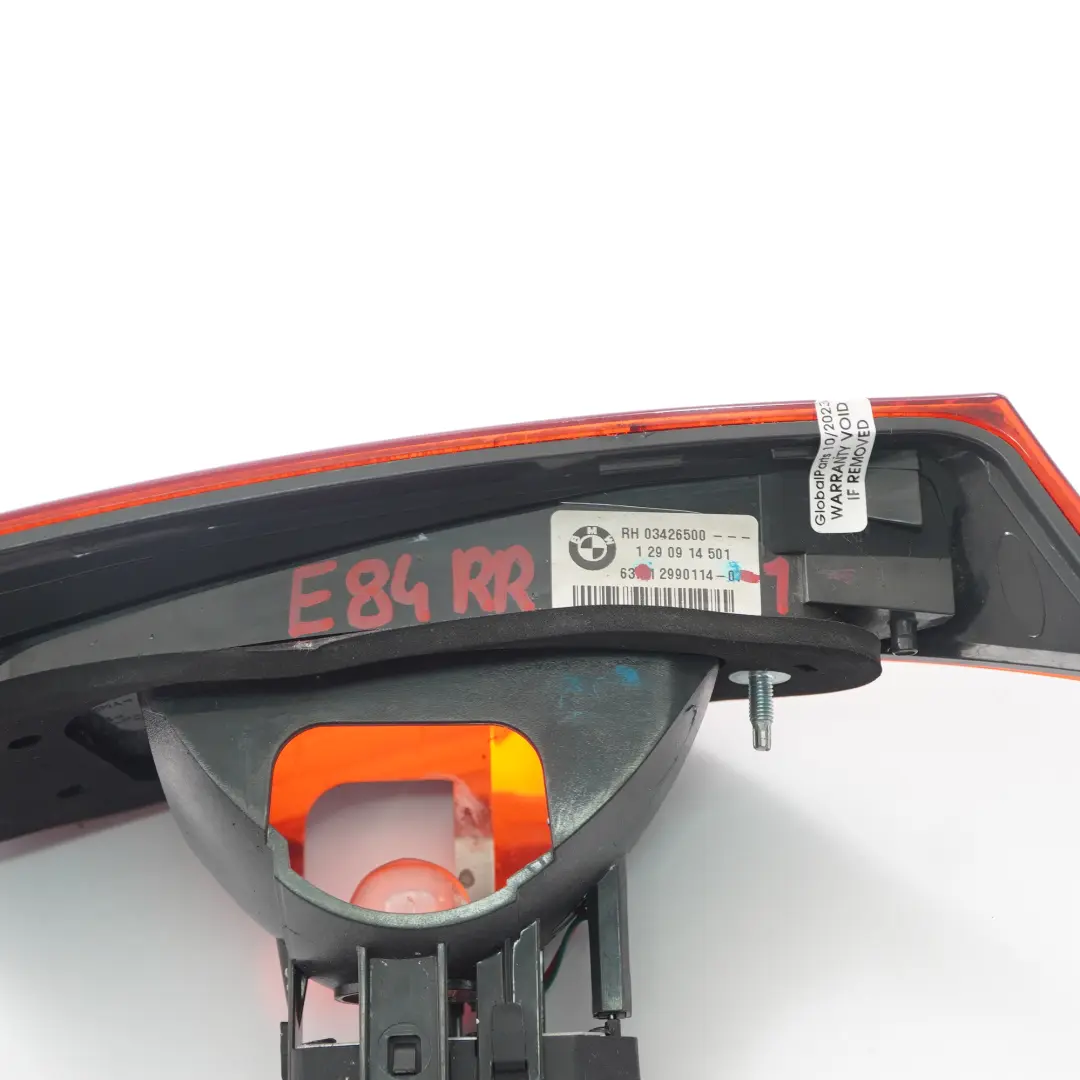 Luz TraseraBMW X1 E84 Luz en Tapa Maletero Porton Trasero Lado Derecho para con número de pieza 2990114 Luz TraseraBMW X1 E84 Luz en Tapa Maletero Porton Trasero Lado Derecho - SKU 2990114-1 - Número de pieza 2990114