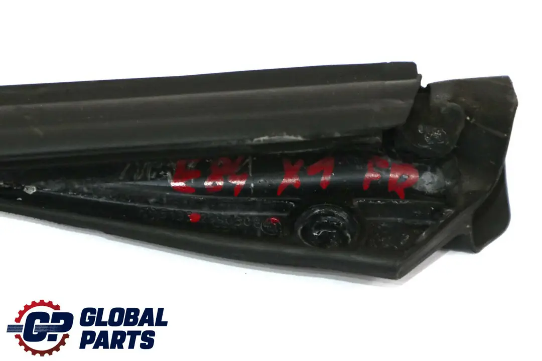BMW X1 E84 Uszczelka Prowadnica Szyby Drzwi Przód - SKU 2990308 - Numer Części 2990308