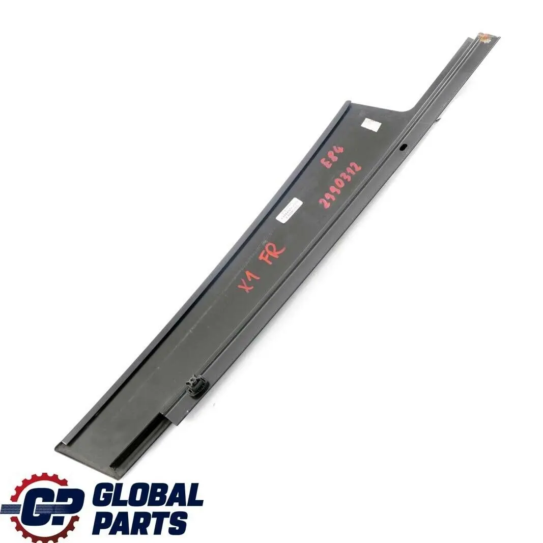 Acabado B-Pilar Recubrimiento Exterior Puerta Delantera Derecha para BMW E84 con número de pieza 2990312 BMW E84 Acabado B-Pilar Recubrimiento Exterior Puerta Delantera Derecha - SKU 2990312 - Número de pieza 2990312