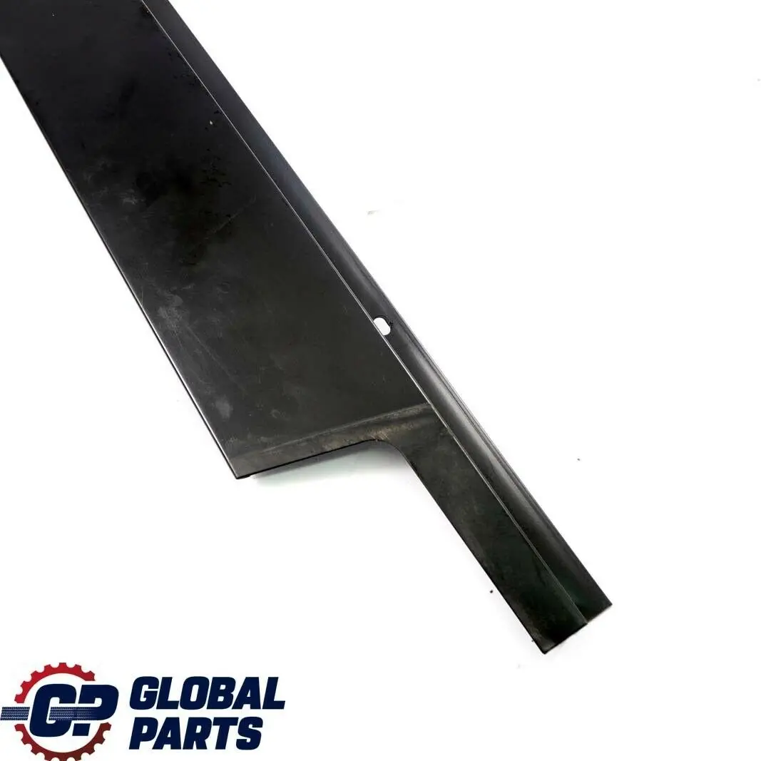 Acabado B-Pilar Recubrimiento Exterior Puerta Delantera Derecha para BMW E84 con número de pieza 2990312 BMW E84 Acabado B-Pilar Recubrimiento Exterior Puerta Delantera Derecha - SKU 2990312 - Número de pieza 2990312