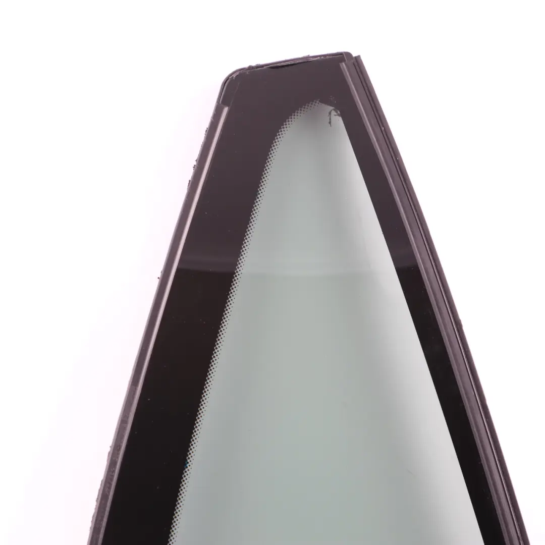 Vetro fisso porta posteriore destra colorato nero AS3 per BMW E84 con numero di parte 2990398 BMW E84 Vetro fisso porta posteriore destra colorato nero AS3 - SKU 2990398-1 - Numero di parte 2990398