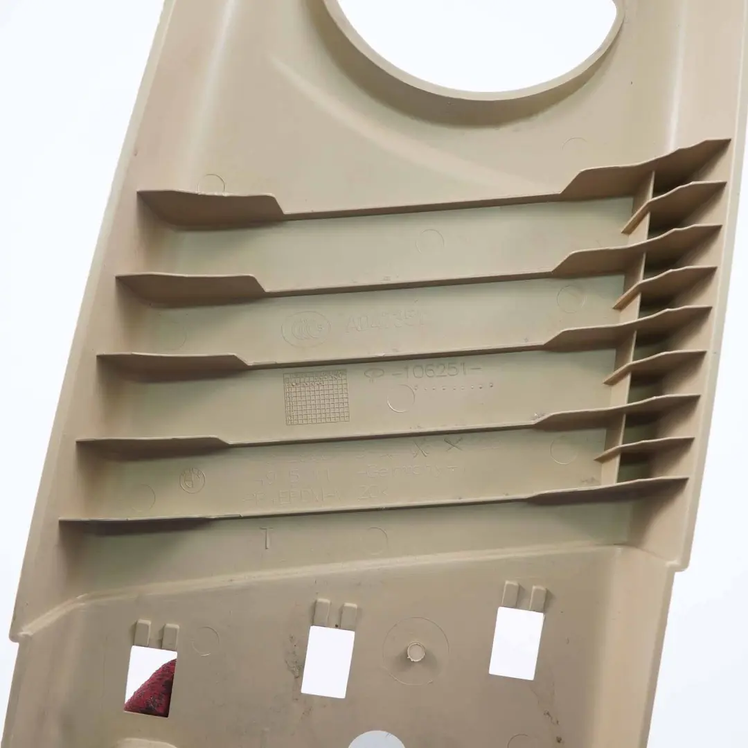 Tapa Columna B Superior Izquierda Savanna Beige 1 2990775 para BMW X1 E84 con número de pieza 2990521 BMW X1 E84 Tapa Columna B Superior Izquierda Savanna Beige 1 2990775 - SKU 2990521-1 - Número de pieza 2990521