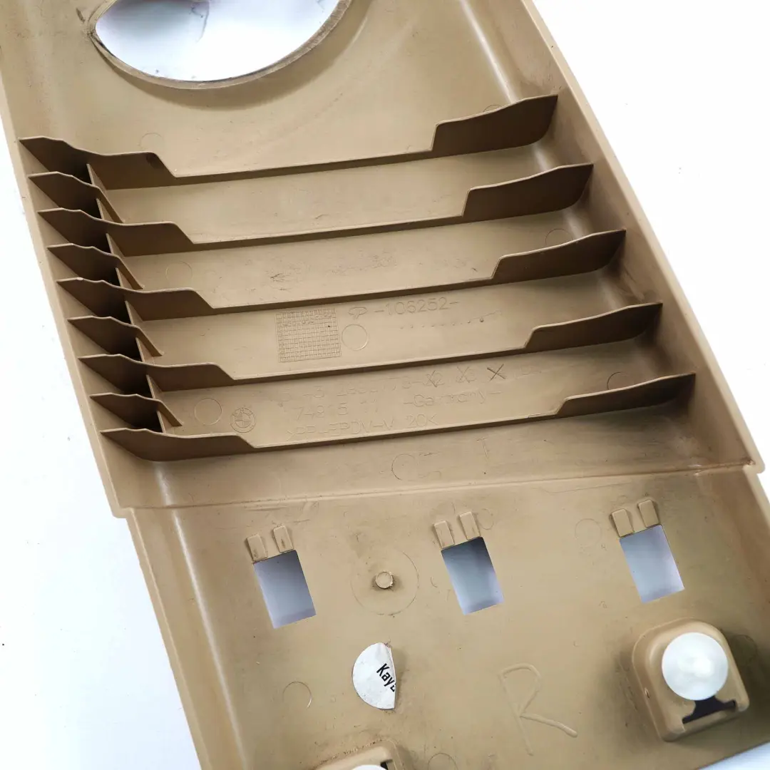 Copertura Colonnsuperiore Destra Savanna Beige 2990776 per BMW X1 E84 con numero di parte 2990522 BMW X1 E84 Copertura Colonnsuperiore Destra Savanna Beige 2990776 - SKU 2990522 - Numero di parte 2990522