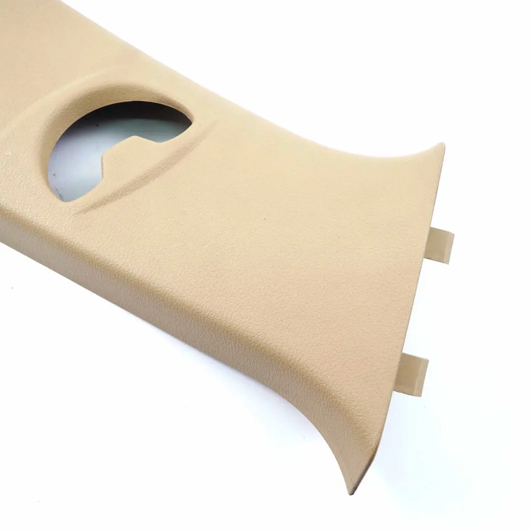 Tapa Columna B Superior Derecha Savanna Beige 2990776 para BMW X1 E84 con número de pieza 2990522 BMW X1 E84 Tapa Columna B Superior Derecha Savanna Beige 2990776 - SKU 2990522 - Número de pieza 2990522