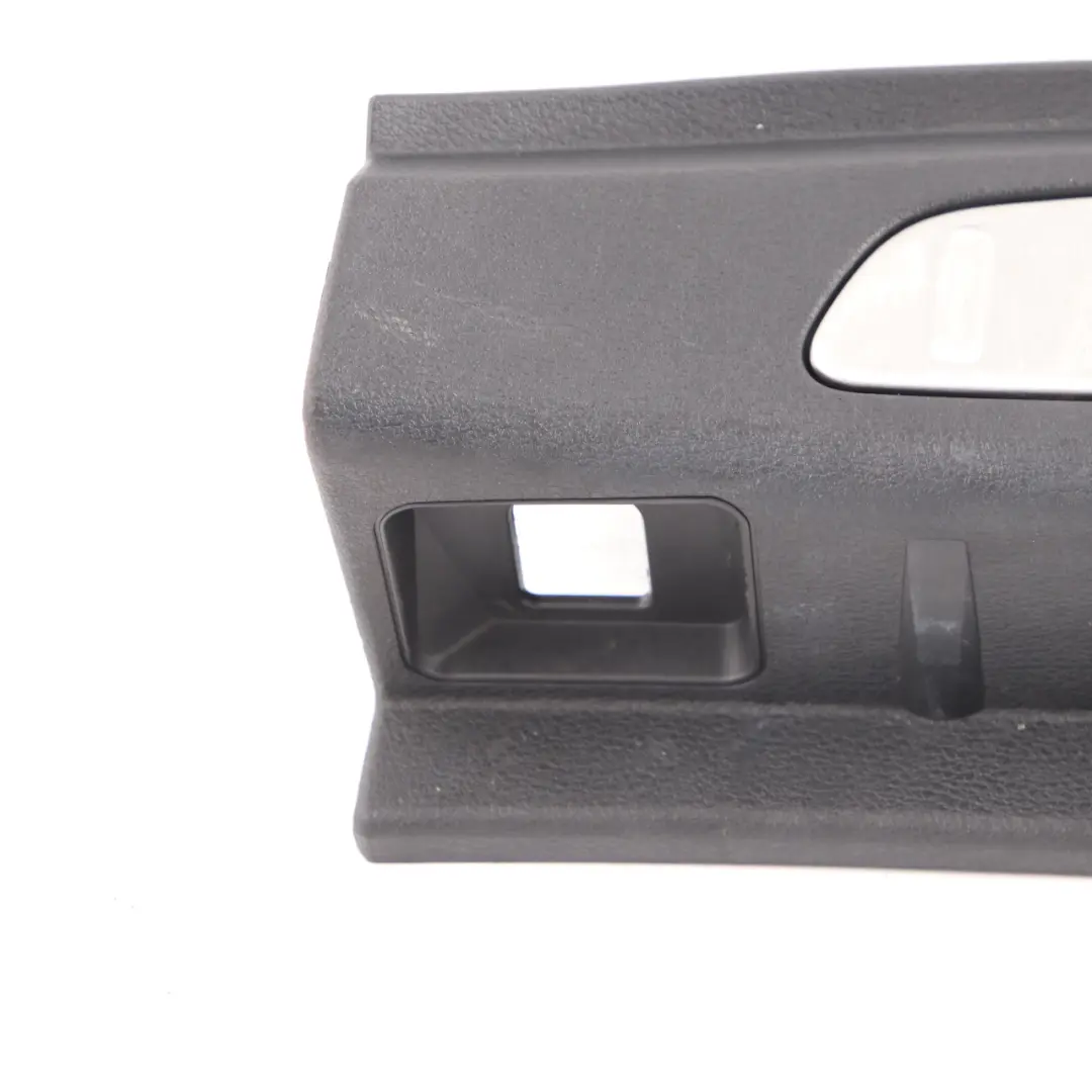Panel Umbral Carga Suelo Maletero Negro para BMW X1 E84 con número de pieza 2990628 BMW X1 E84 Panel Umbral Carga Suelo Maletero Negro - SKU 2990628-2 - Número de pieza 2990628