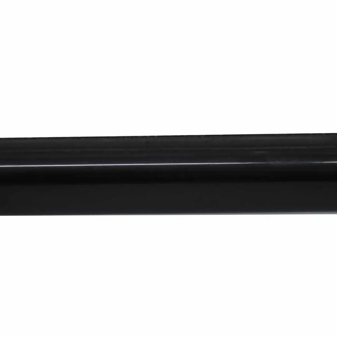 Finition avant droite Cadre de fenêtre Porte supérieure Ligne d'ombre pour BMW E84 à propos du numéro de pièce 2990876 BMW E84 Finition avant droite Cadre de fenêtre Porte supérieure Ligne d'ombre - SKU 2990876 - Numéro de pièce 2990876