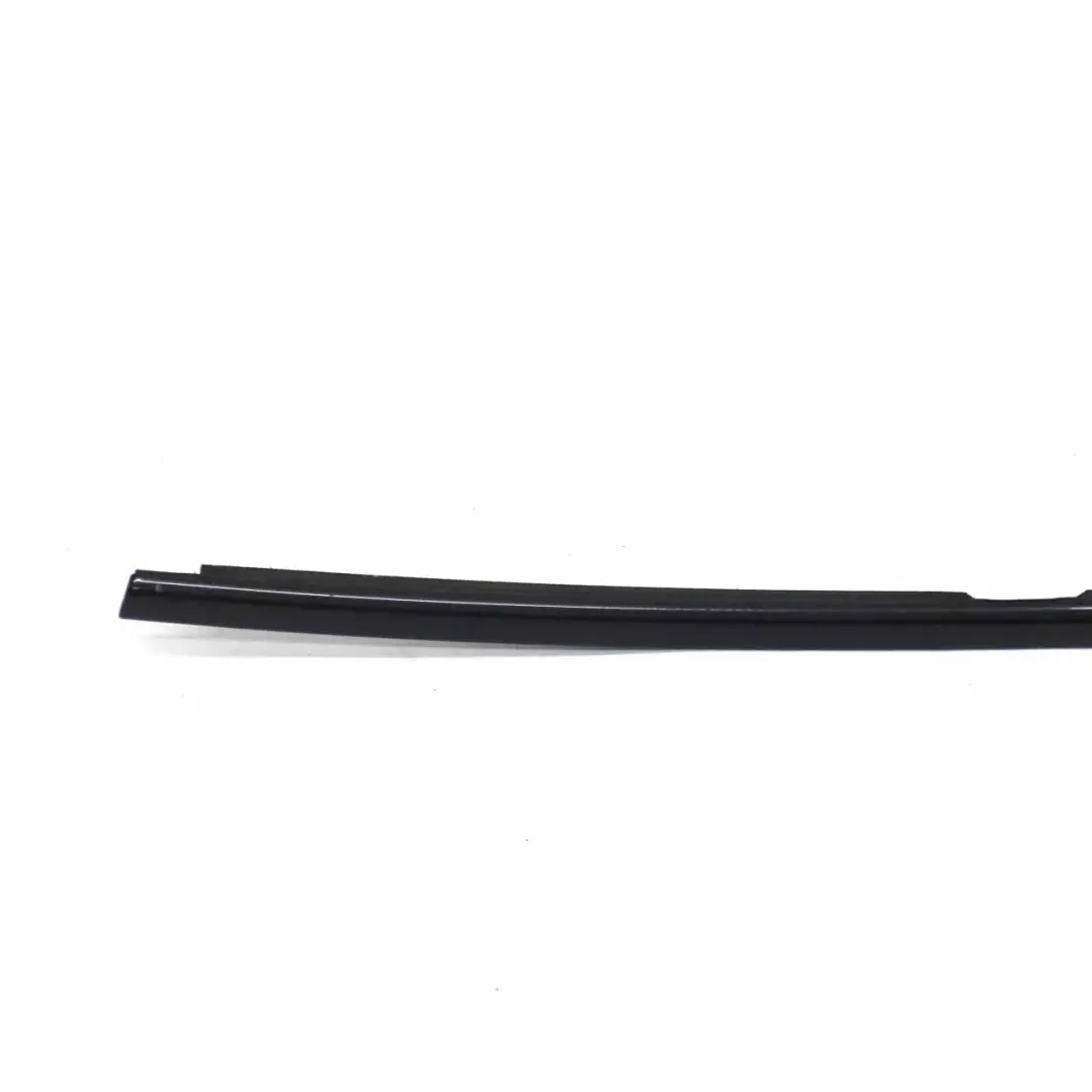 Finitura posteriore destra Telaio finestra Top Door Linea d'ombra per BMW E84 con numero di parte 2990882 BMW E84 Finitura posteriore destra Telaio finestra Top Door Linea d'ombra - SKU 2990882 - Numero di parte 2990882