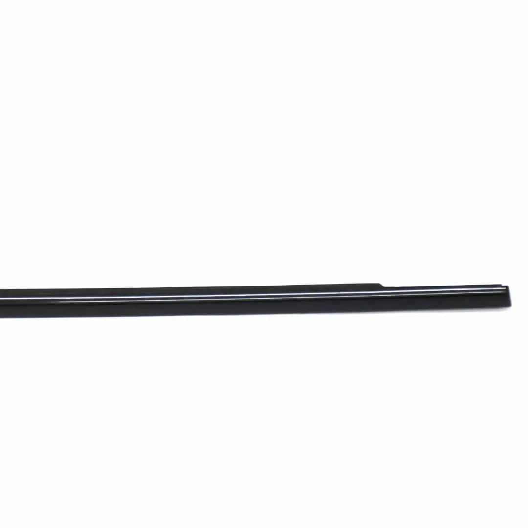 BMW E84 Finition arrière droite Cadre de fenêtre Porte supérieure Ligne d'ombre - SKU 2990882 - Numéro de pièce 2990882