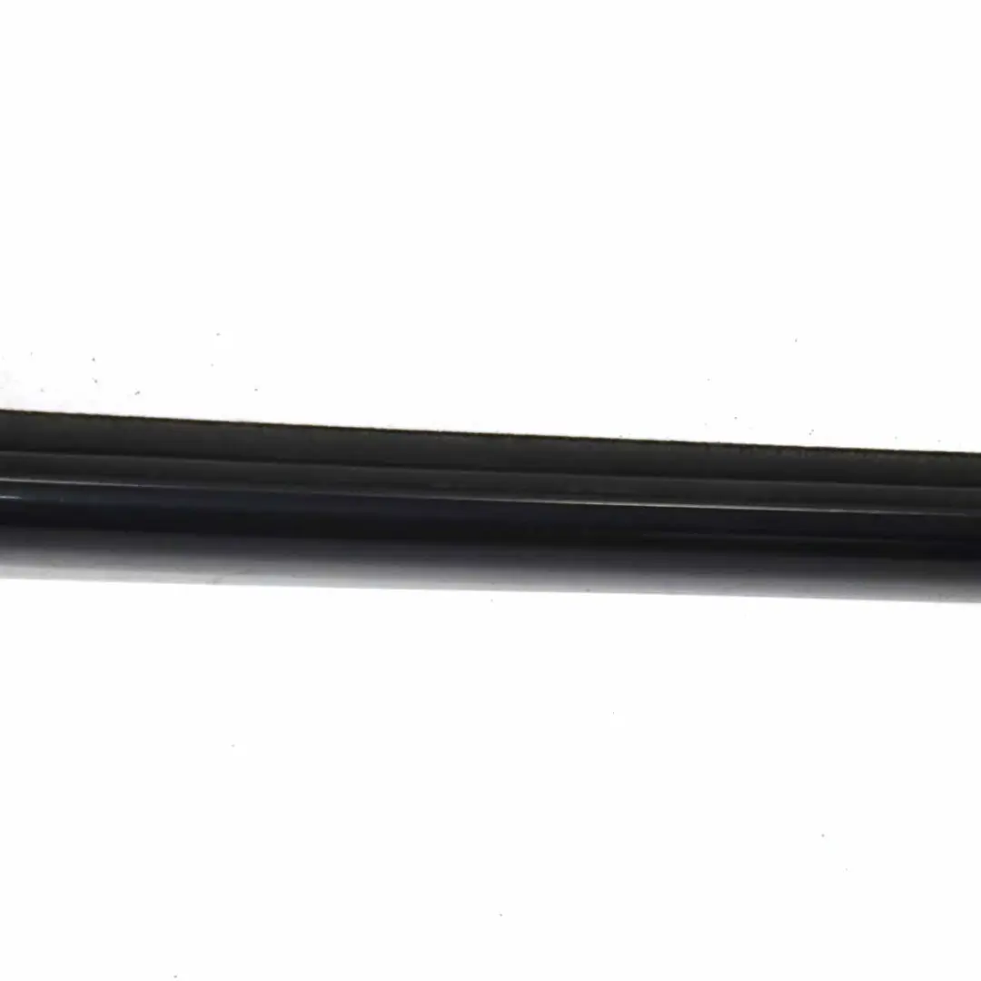 Finitura posteriore destra Telaio finestra Top Door Linea d'ombra per BMW E84 con numero di parte 2990882 BMW E84 Finitura posteriore destra Telaio finestra Top Door Linea d'ombra - SKU 2990882 - Numero di parte 2990882