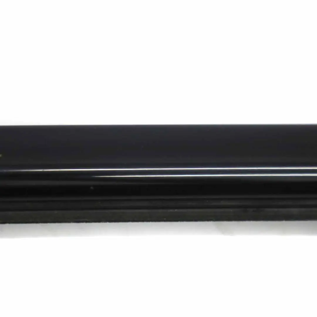 Finitura posteriore destra Telaio finestra Top Door Linea d'ombra per BMW E84 con numero di parte 2990882 BMW E84 Finitura posteriore destra Telaio finestra Top Door Linea d'ombra - SKU 2990882 - Numero di parte 2990882
