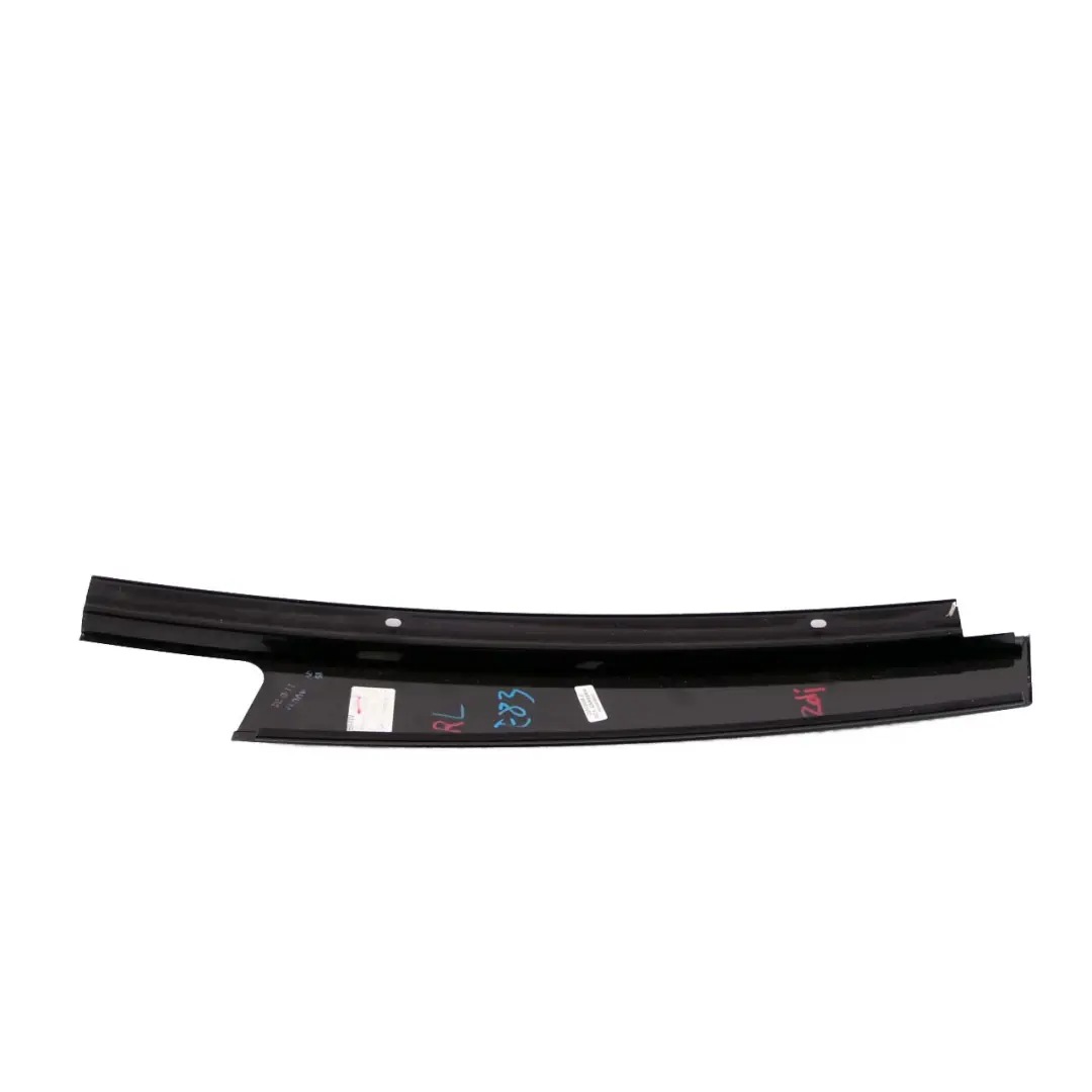 Tapa Columna B Puerta Trasera Izquierda Embellecedor Pilar Alto Brillo para BMW E84 con número de pieza 2990883 BMW E84 Tapa Columna B Puerta Trasera Izquierda Embellecedor Pilar Alto Brillo - SKU 2990883 - Número de pieza 2990883