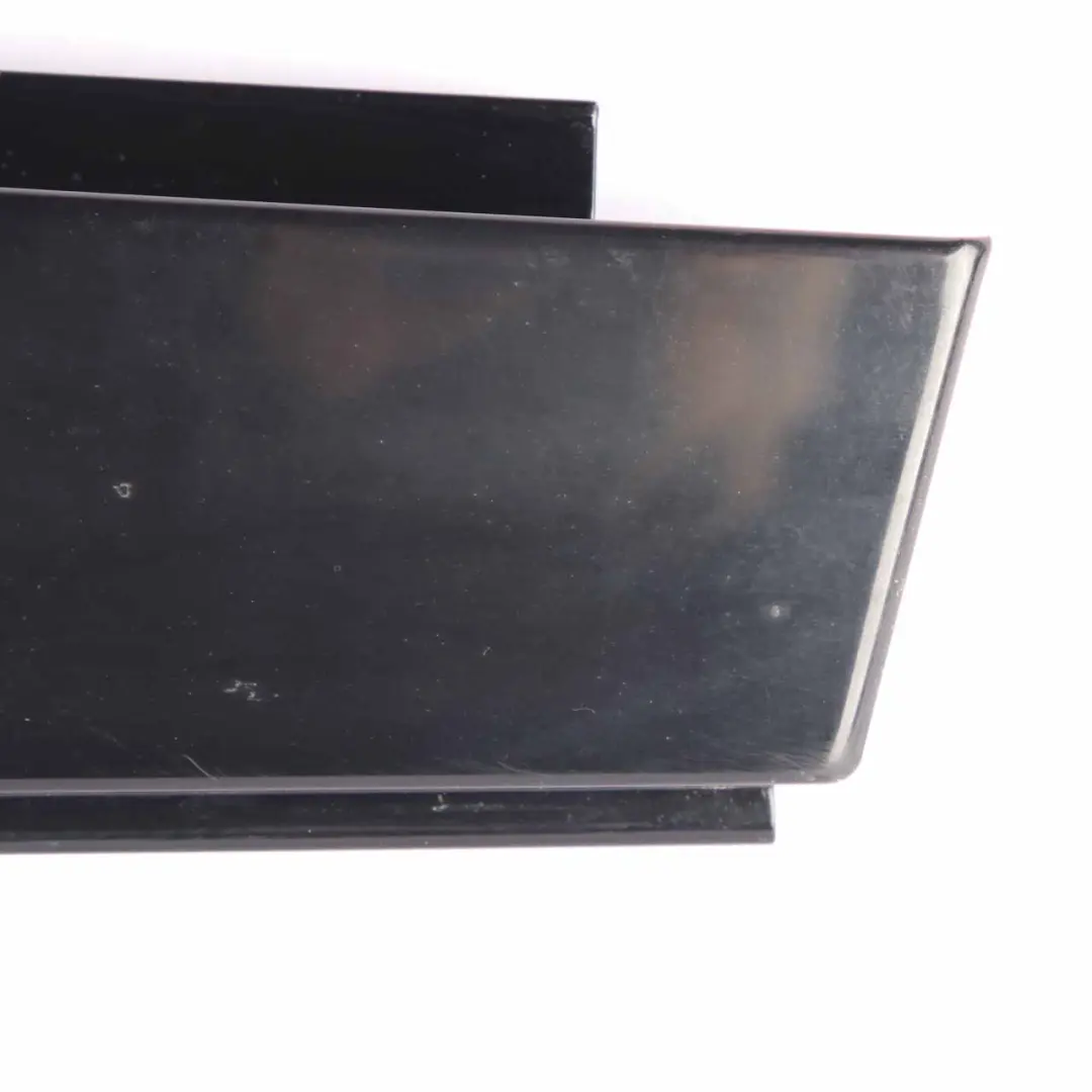 Tapa Columna B Puerta Trasera Derecha Embellecedor Pilar Alto Brillo para BMW X1 E84 con número de pieza 2990884 BMW X1 E84 Tapa Columna B Puerta Trasera Derecha Embellecedor Pilar Alto Brillo - SKU 2990884 - Número de pieza 2990884