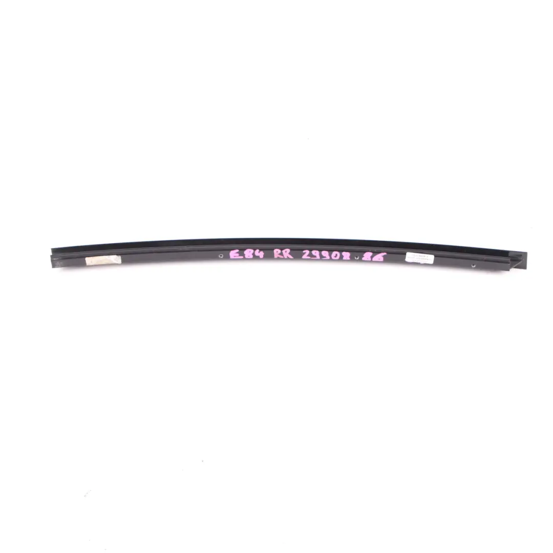  Guide fenêtre habillage BMW E84 Couvercle toile arière droite Extérieur brillant - SKU 2990886 - Numéro de pièce 2990886