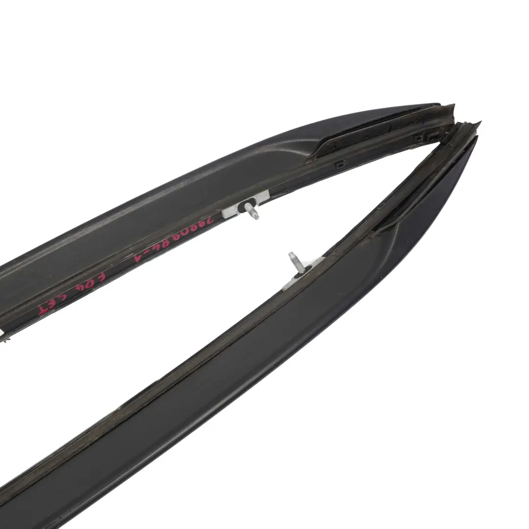 Railing Roof Rack Moulding Moldura Izquierda Derecha Set Negro para BMW E84 con número de pieza 2990983 BMW E84 Railing Roof Rack Moulding Moldura Izquierda Derecha Set Negro - SKU 2990983 - Número de pieza 2990983