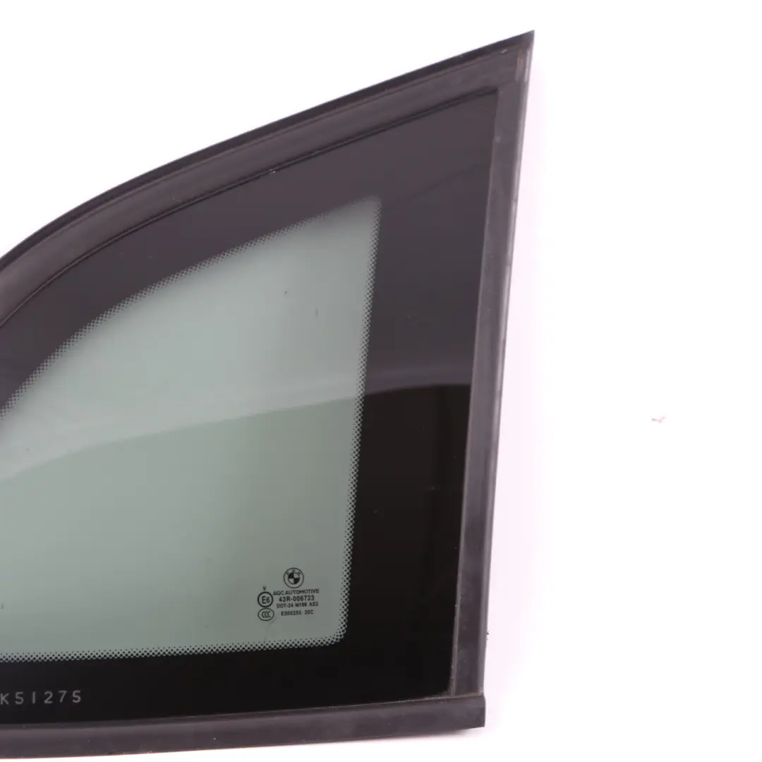 Hublot BMW X1 E84 Verre de coffre lateral droit teinte noir AS3 pour à propos du numéro de pièce 2991374 Hublot BMW X1 E84 Verre de coffre lateral droit teinte noir AS3 - SKU 2991374 - Numéro de pièce 2991374