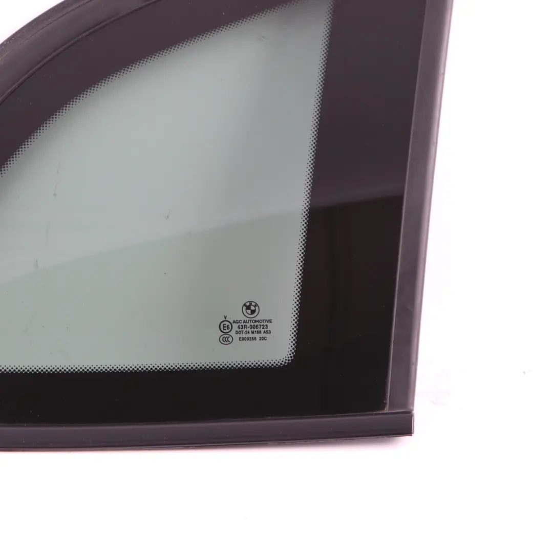 Vitres latérales teintées noires AS3 Arrière Droite pour BMW X1 E84 à propos du numéro de pièce 2991380 BMW X1 E84 Vitres latérales teintées noires AS3 Arrière Droite - SKU 2991380 - Numéro de pièce 2991380