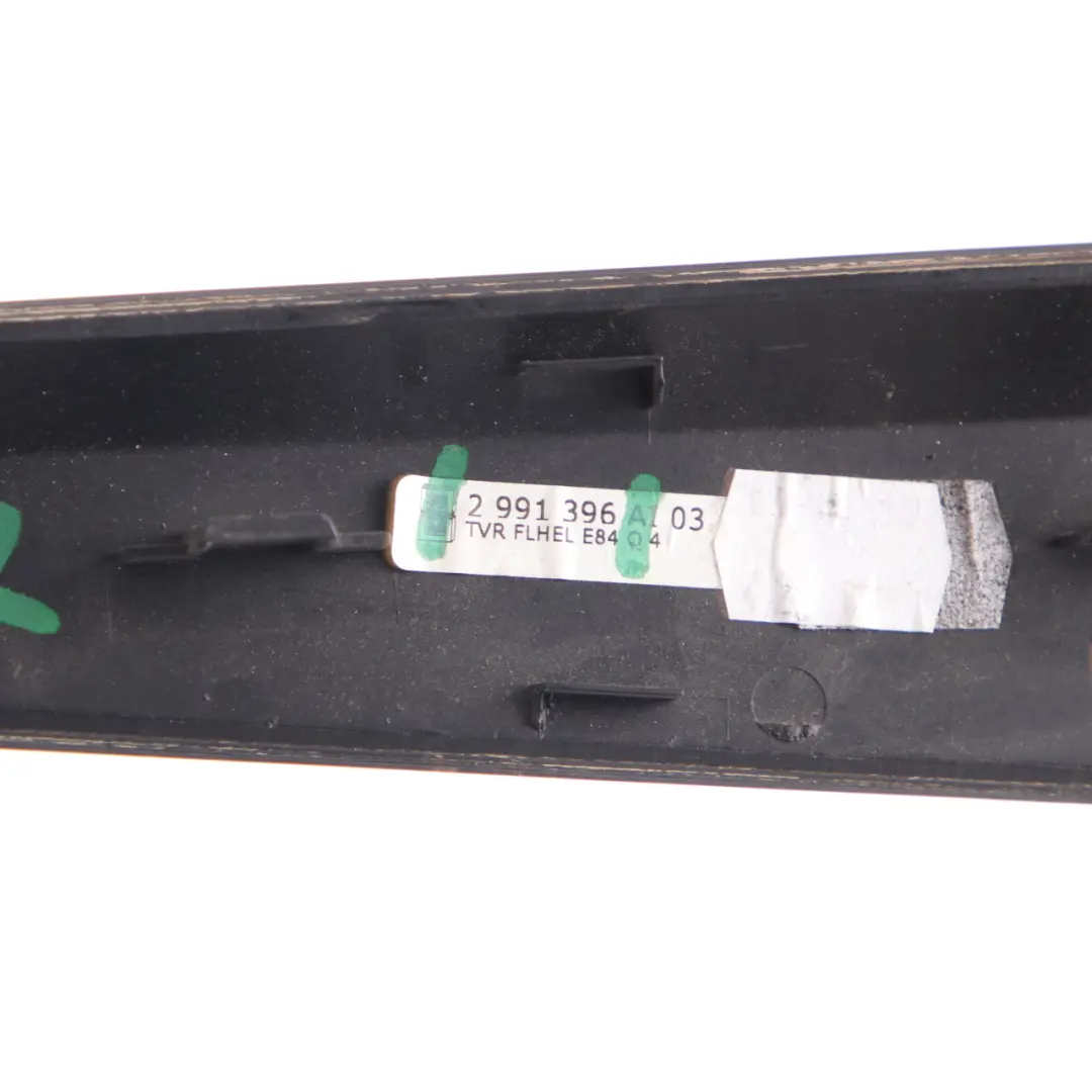 Listwa Dekor Drzwi Przód Tył Prawa do BMW X1 E84 o numerze 2991396 BMW X1 E84 Listwa Dekor Drzwi Przód Tył Prawa - SKU 2991396 - Numer Części 2991396