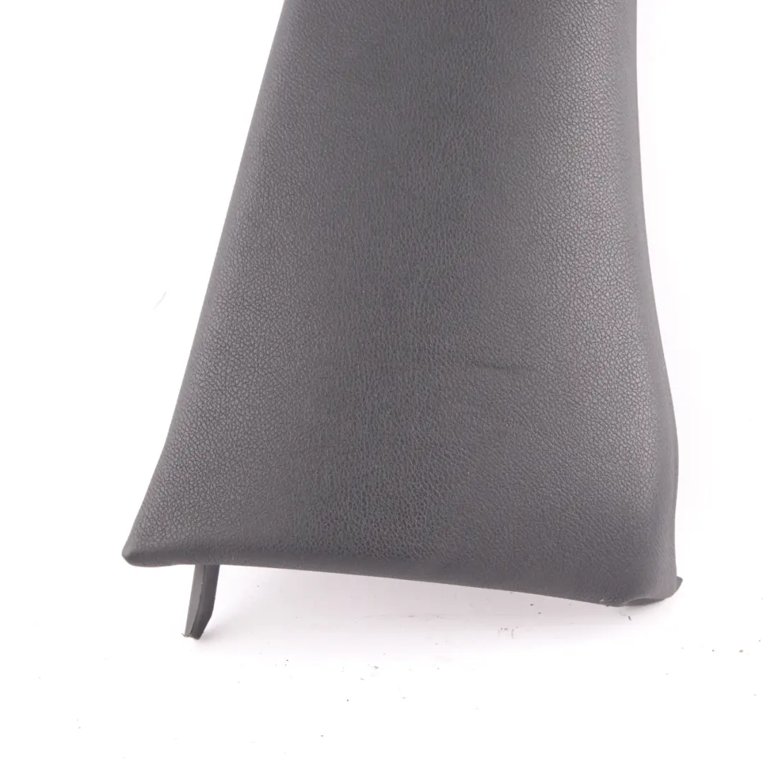 Schienale posteriore destro Finitura laterale in pelle Nevada Nero per BMW X1 E84 con numero di parte 2992396 BMW X1 E84 Schienale posteriore destro Finitura laterale in pelle Nevada Nero - SKU 2992396 - Numero di parte 2992396