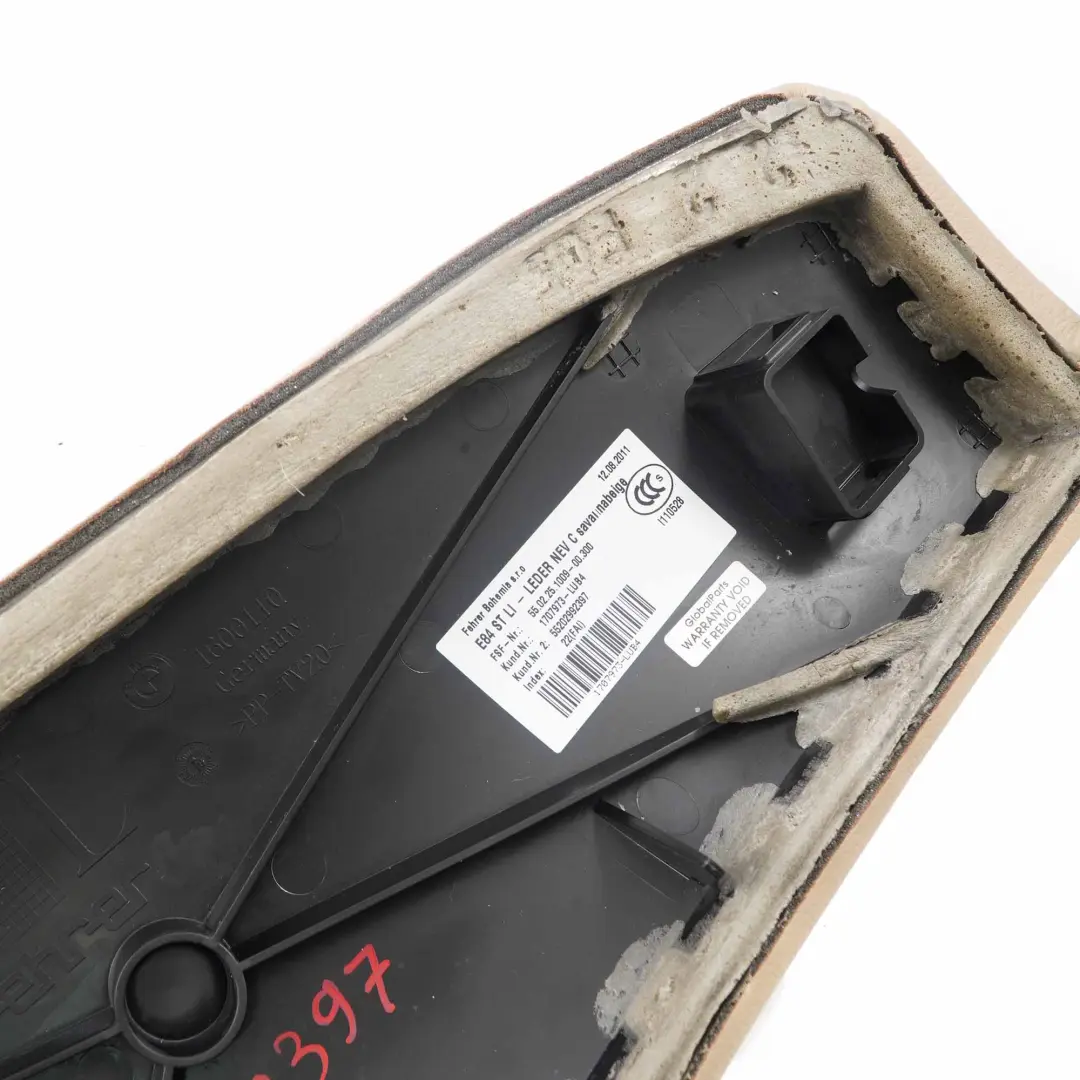 Boczek Kanapy Lewy Skóra Beż do BMW X1 E84 o numerze 2992397 BMW X1 E84 Boczek Kanapy Lewy Skóra Beż - SKU 2992397 - Numer Części 2992397