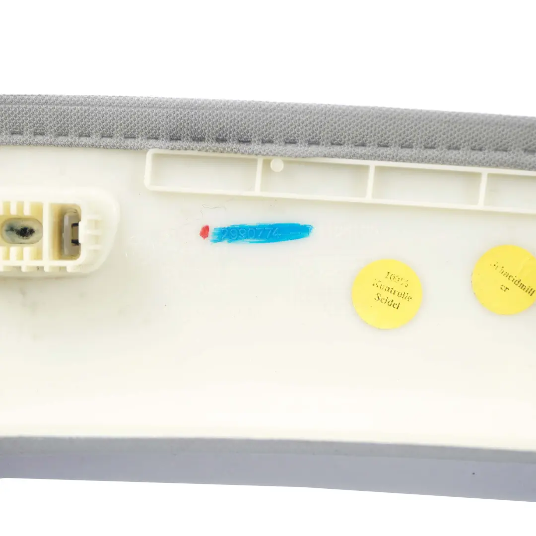 Tapa Columna A Pilar Derecho Panel Gris para BMW E84 con número de pieza 2992436 BMW E84 Tapa Columna A Pilar Derecho Panel Gris - SKU 2992436 - Número de pieza 2992436