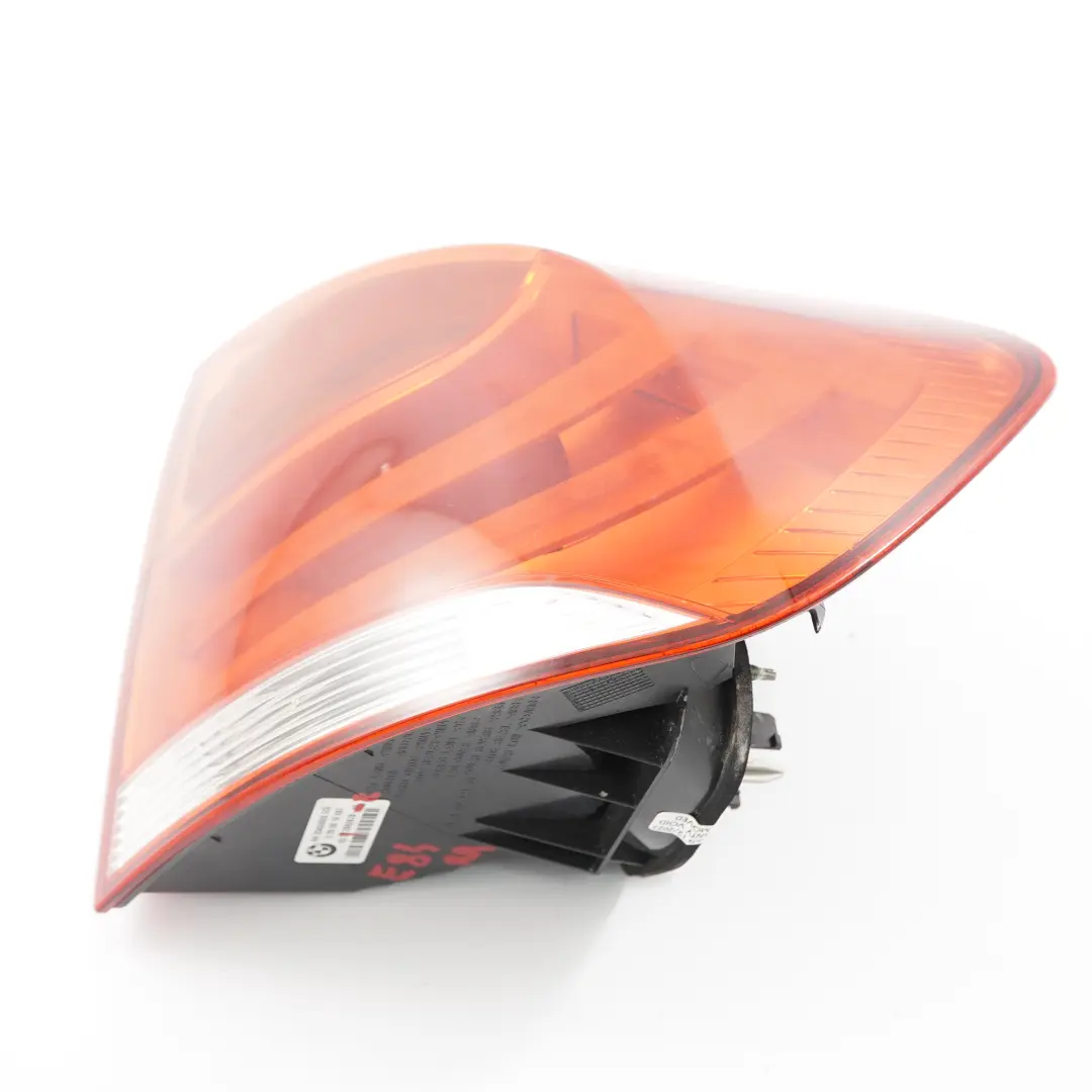 Lampa Tył Tylne Światło w Panelu Bocznym Prawe do BMW X1 E84 o numerze 2992478 BMW X1 E84 Lampa Tył Tylne Światło w Panelu Bocznym Prawe - SKU 2992478-2 - Numer Części 2992478