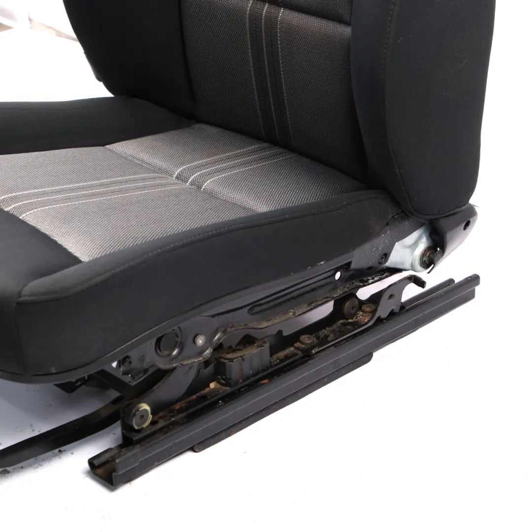 BMW X1 E84 Siège Avant Droit En Tissu Médian Anthracite Silver Effect - SKU 2992610 - Numéro de pièce 2992610
