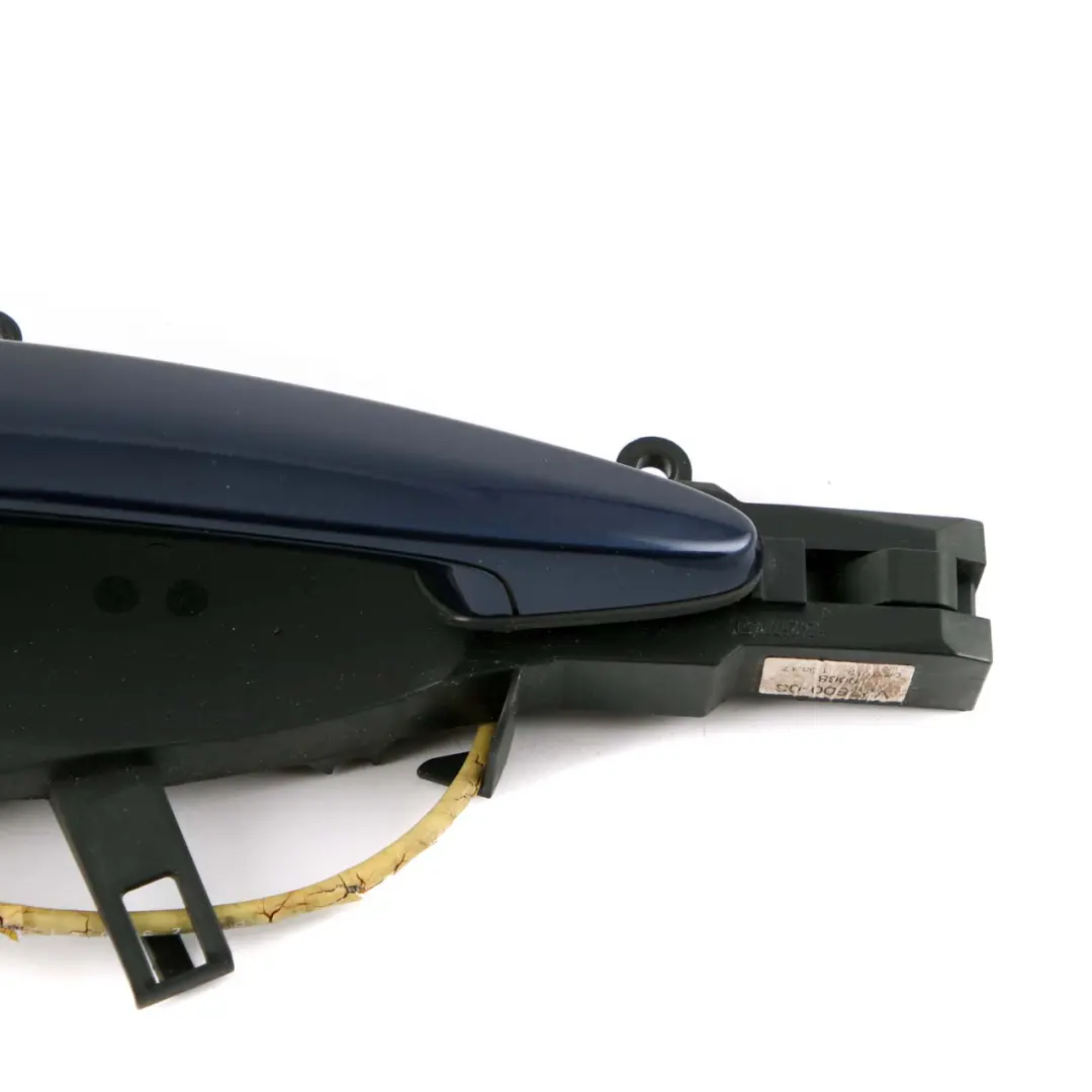 Maniglia esterna porta posteriore sinistra Deep Sea Blue A76 per BMW X1 E84 con numero di parte 2992975 BMW X1 E84 Maniglia esterna porta posteriore sinistra Deep Sea Blue A76 - SKU 2992975-DSB - Numero di parte 2992975