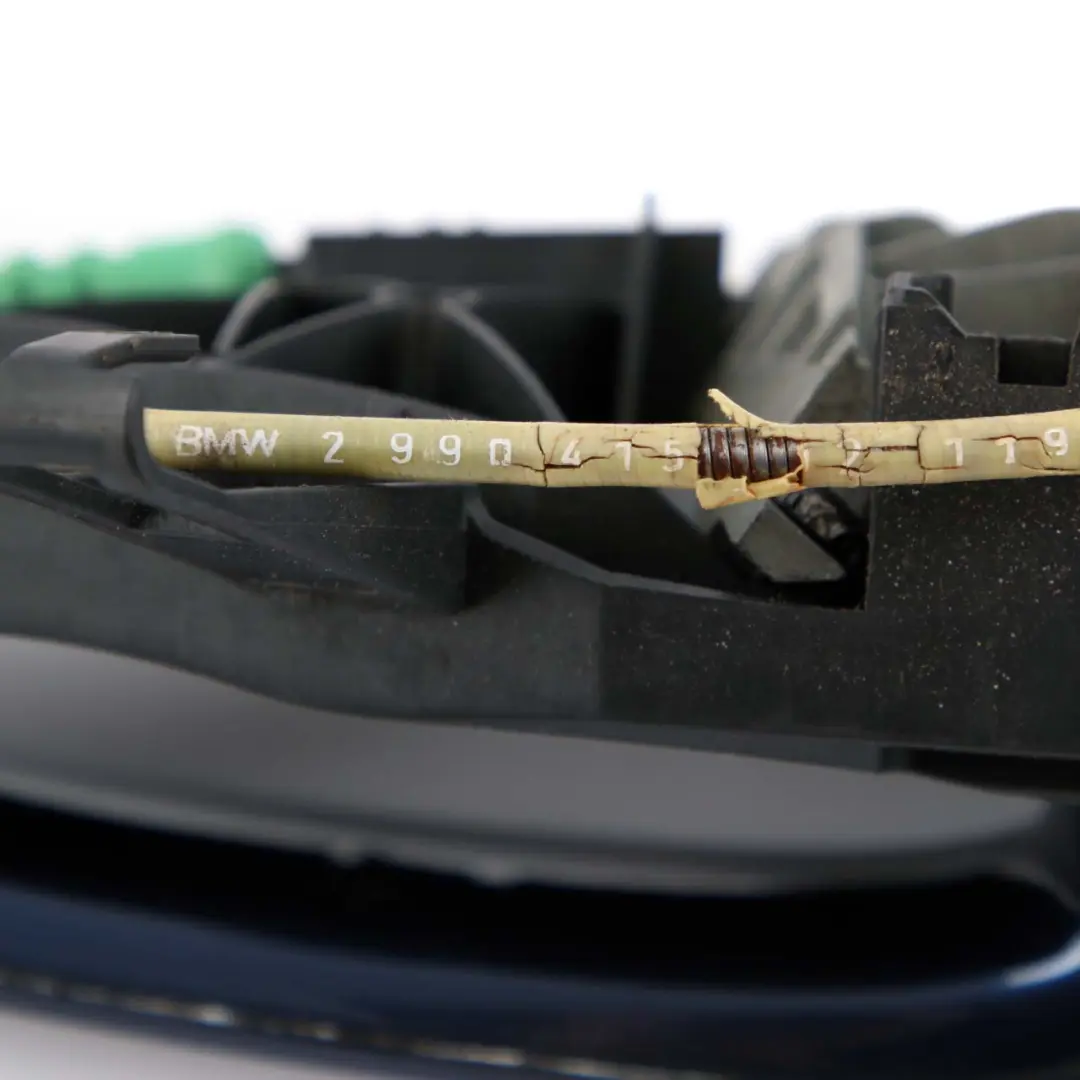 Puerta Trasera Izquierda Exterior Asidero Deep Sea Blue A76 para BMW X1 E84 con número de pieza 2992975 BMW X1 E84 Puerta Trasera Izquierda Exterior Asidero Deep Sea Blue A76 - SKU 2992975-DSB - Número de pieza 2992975