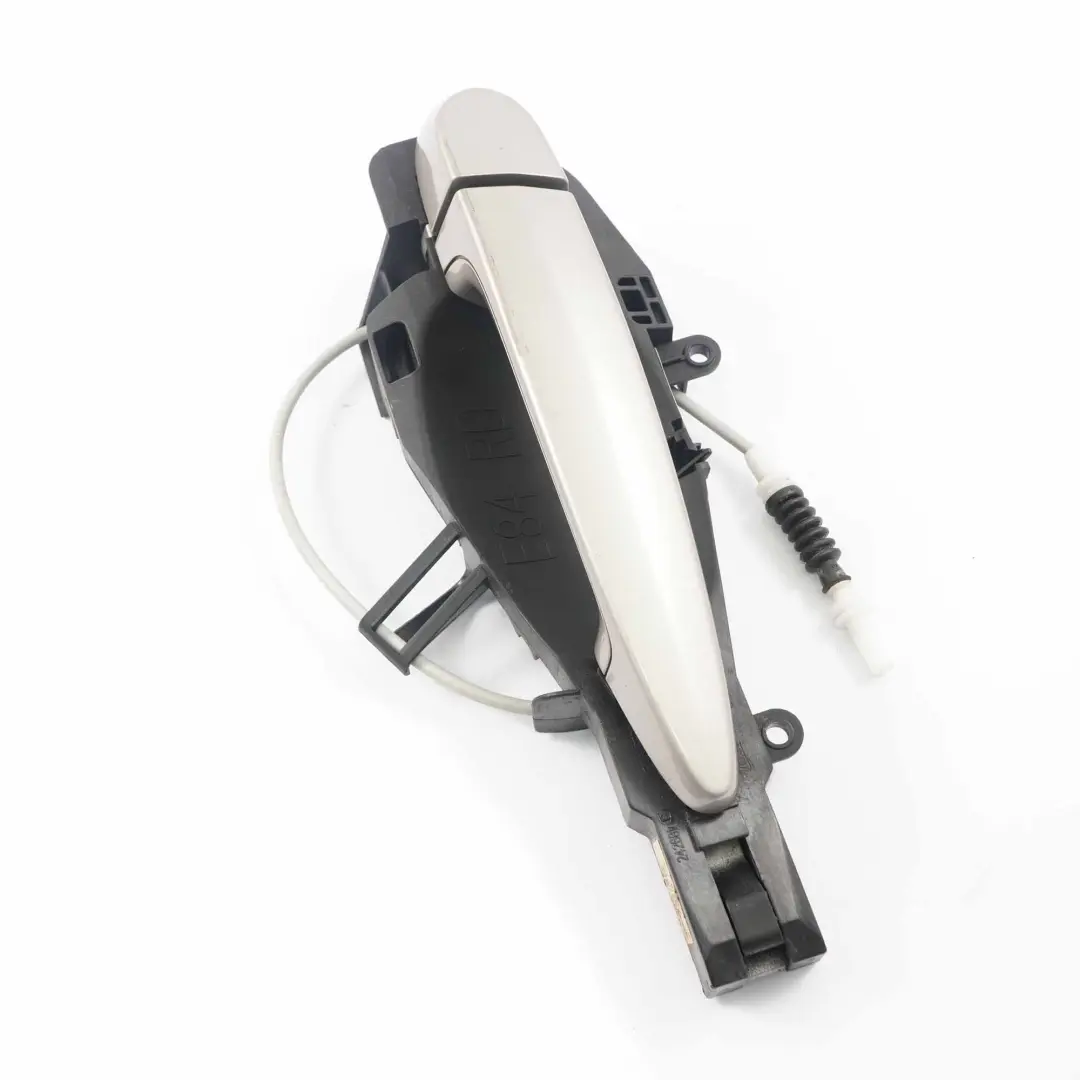 Izquierdo Kaschmirsilber Cashmere Silver Tirador Puerta Trasera para BMW E84 X1 con número de pieza 2992975 BMW E84 X1 Izquierdo Kaschmirsilber Cashmere Silver Tirador Puerta Trasera - SKU 2992975-KAS - Número de pieza 2992975