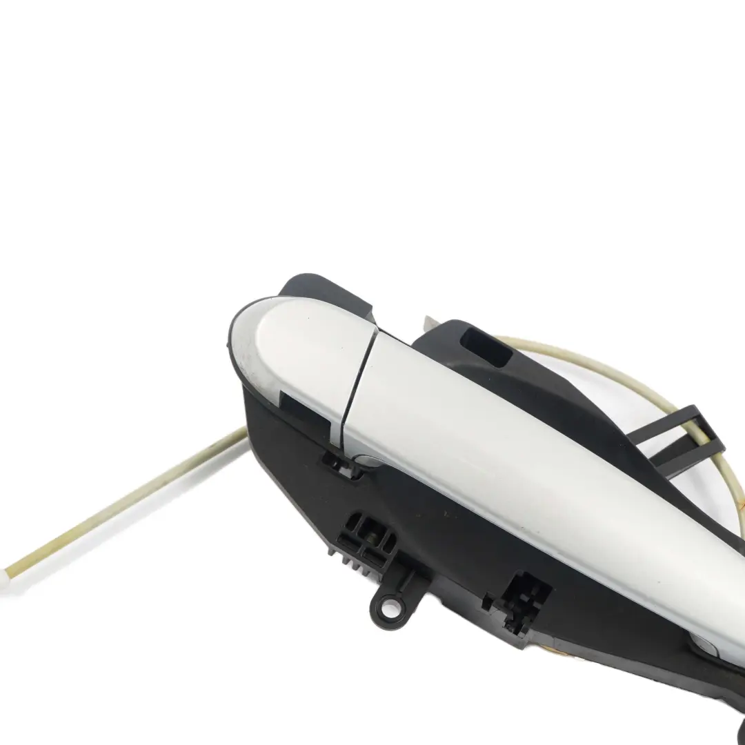 Poignee de porte arriere droite Glaciersilber Silver Metallic - A83 pour BMW X1 E84 à propos du numéro de pièce 2992976 BMW X1 E84 Poignee de porte arriere droite Glaciersilber Silver Metallic - A83 - SKU 2992976-GSB - Numéro de pièce 2992976