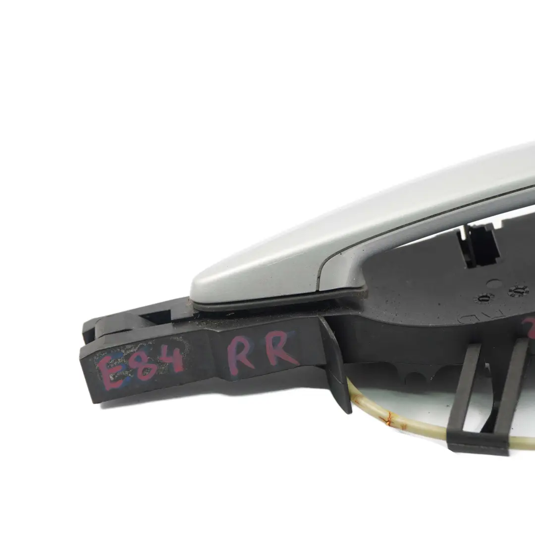 BMW E84 manija De La puerta trasera derecha Glaciersilber plata metalizado - A83 - SKU 2992976-GSB - Número de pieza 2992976