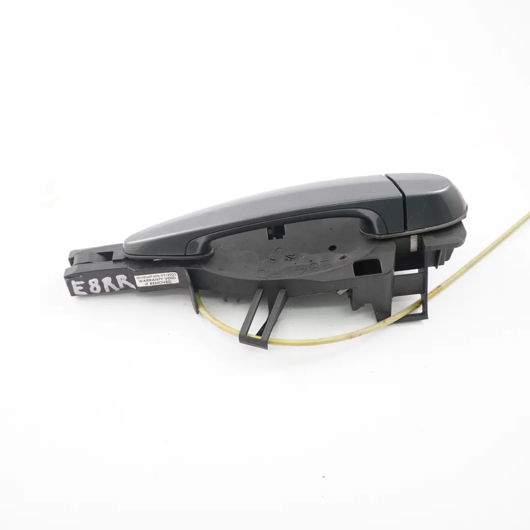 Klamka Drzwi Prawy Tył Szara do BMW X1 E84 o numerze 2992976 BMW X1 E84 Klamka Drzwi Prawy Tył Szara - SKU 2992976-MG - Numer Części 2992976