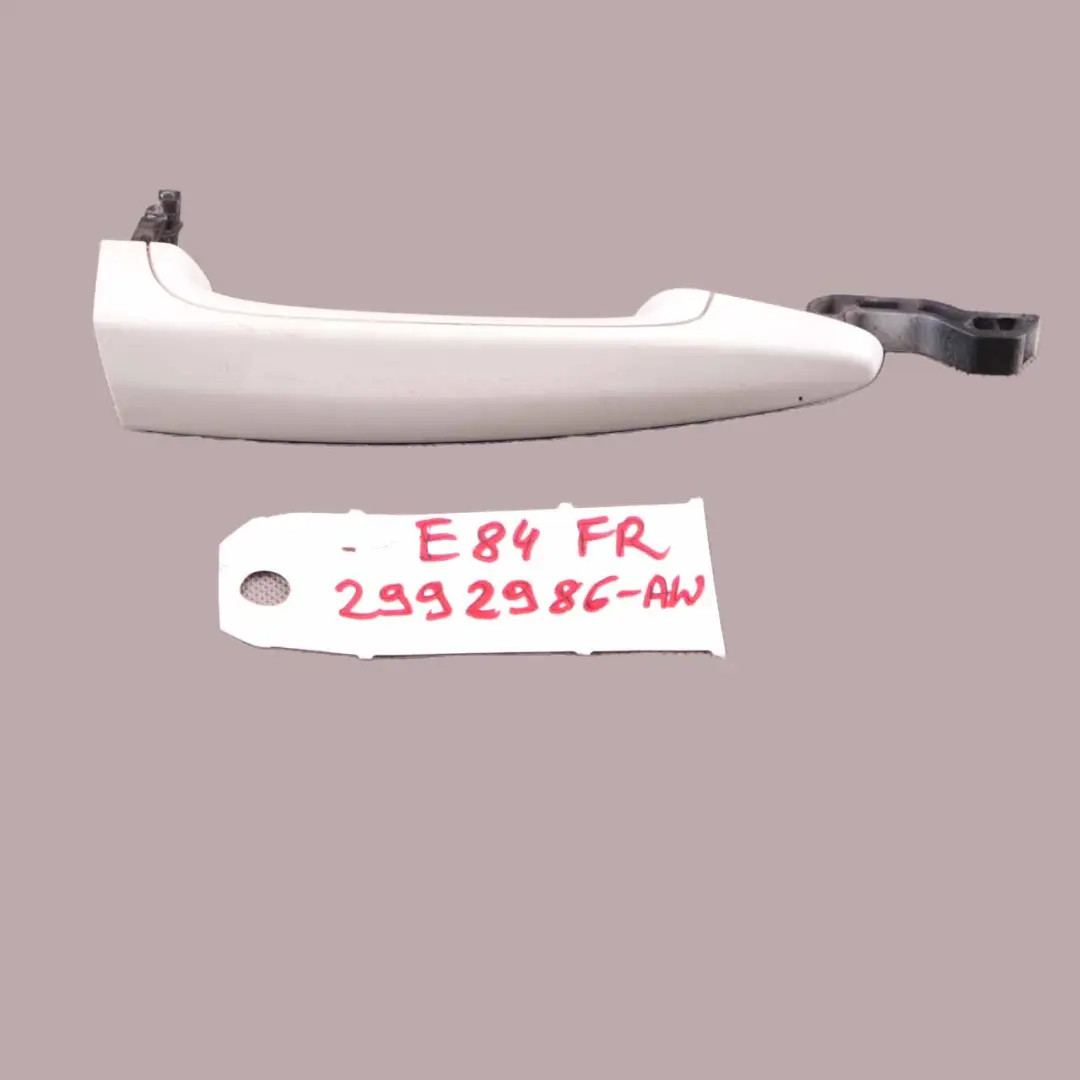 Poignée de porte avant droite Alpine White - 300 pour BMW X1 E84 à propos du numéro de pièce 2992986 BMW X1 E84 Poignée de porte avant droite Alpine White - 300 - SKU 2992986-AW - Numéro de pièce 2992986