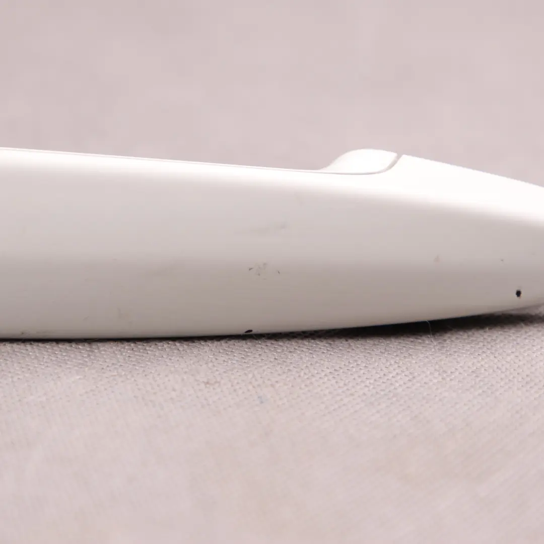 Maniglia porta maniglia anteriore destra Alpine White - 300 per BMW X1 E84 con numero di parte 2992986 BMW X1 E84 Maniglia porta maniglia anteriore destra Alpine White - 300 - SKU 2992986-AW - Numero di parte 2992986