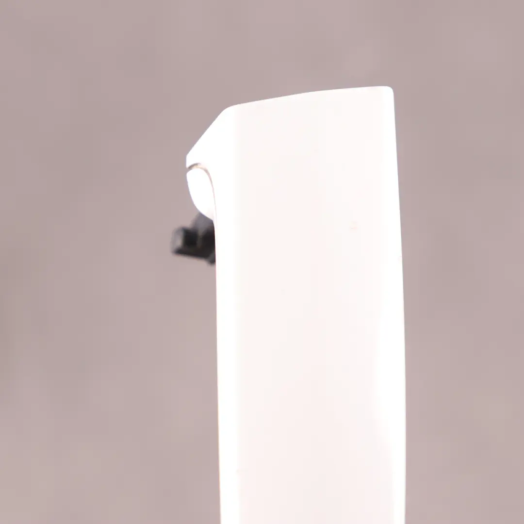 Maniglia porta maniglia anteriore destra Alpine White - 300 per BMW X1 E84 con numero di parte 2992986 BMW X1 E84 Maniglia porta maniglia anteriore destra Alpine White - 300 - SKU 2992986-AW - Numero di parte 2992986