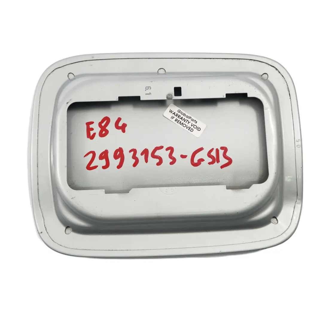BMW E84 Llenado de Combustible Tapa Panel Glacier Silber Silver Metallic A83 - SKU 2993153-GSB - Número de pieza 2993153
