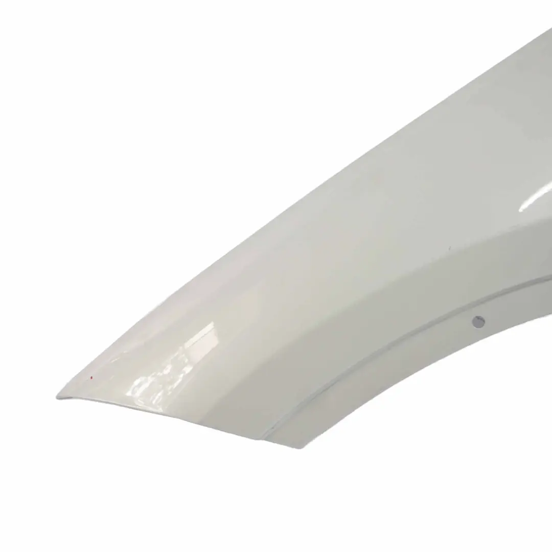 Pannello laterale anteriore sinistro Parafango Bianco Minerale - A96 per BMW X1 E84 con numero di parte 7332423 BMW X1 E84 Pannello laterale anteriore sinistro Parafango Bianco Minerale - A96 - SKU 7332423-MW - Numero di parte 7332423